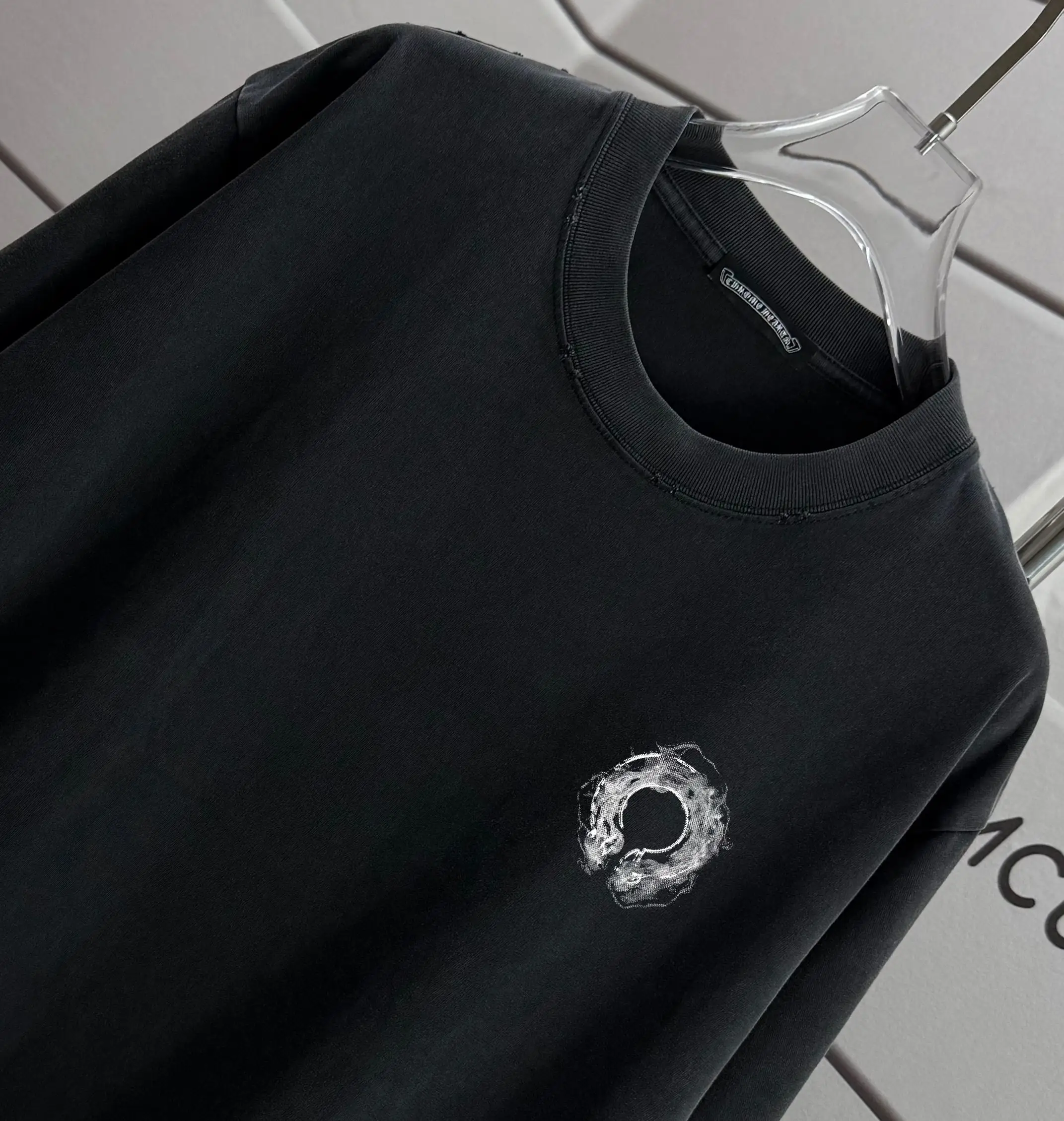 Washed Distressed Graphic T-Shirt D14015603 — view 3