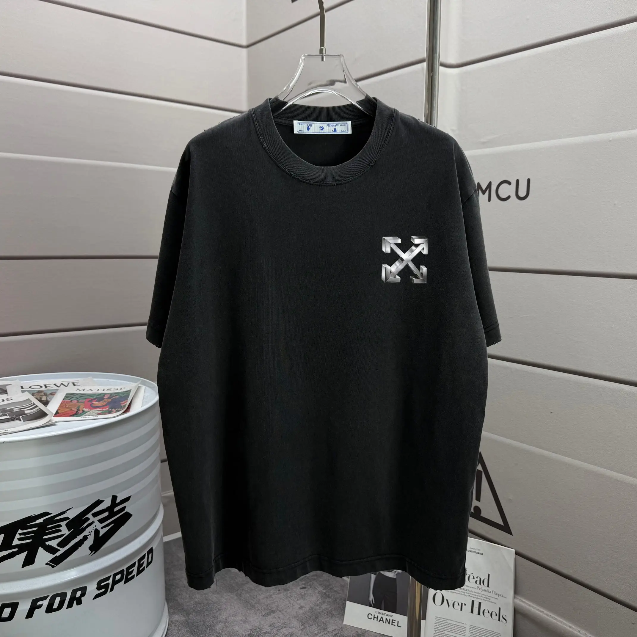 Distressed Logo Graphic T-Shirt D14015563 — view 2
