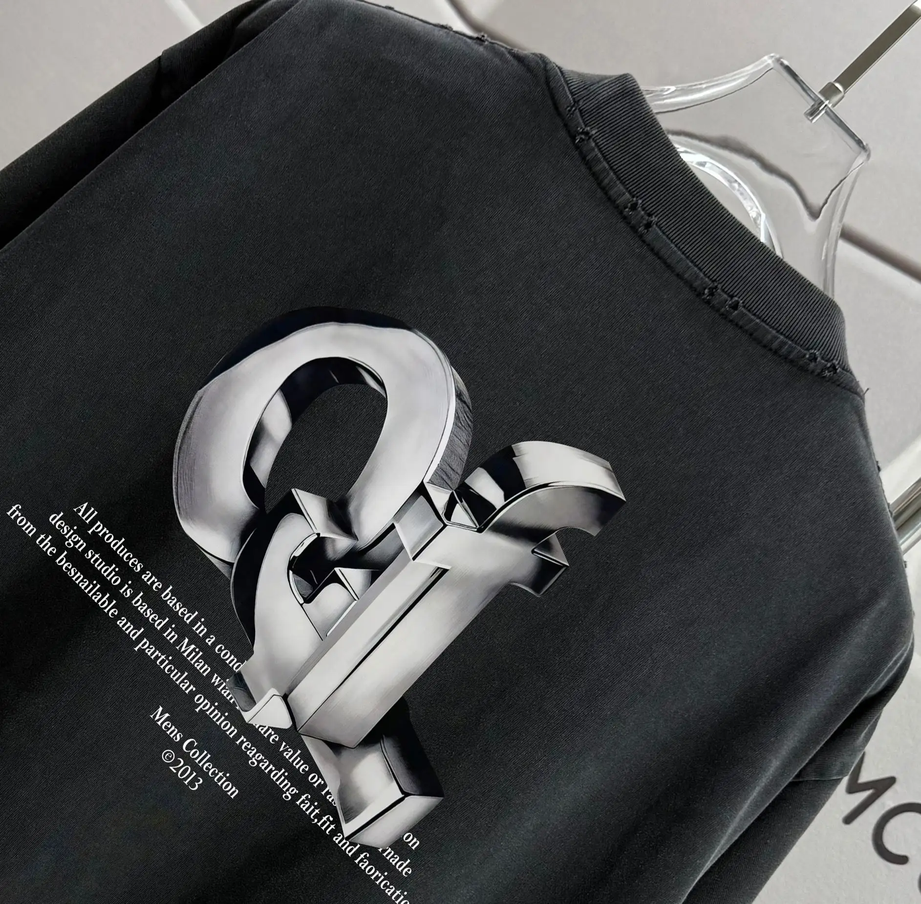 Distressed Logo Graphic T-Shirt D14015563 — view 3
