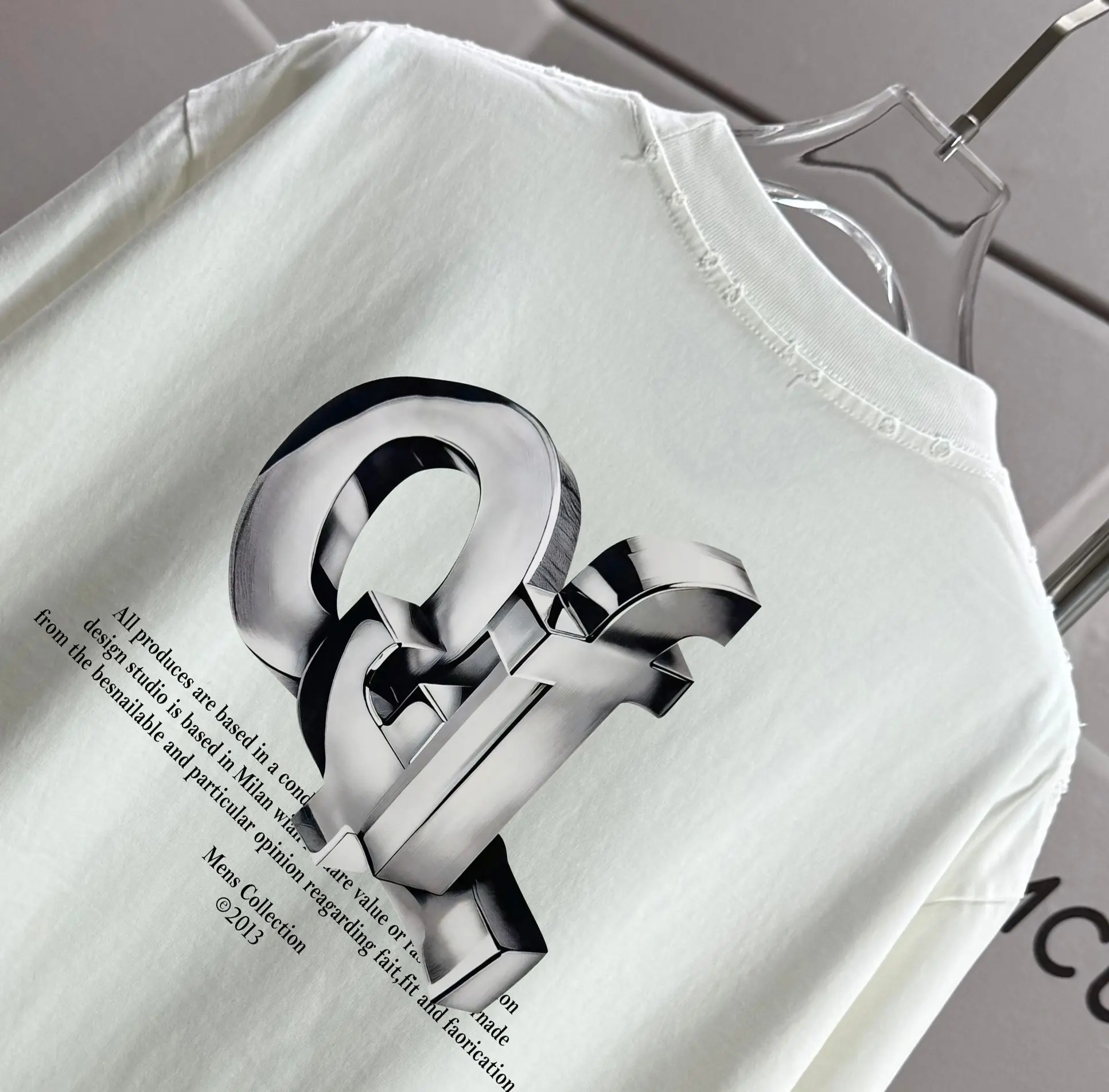 Distressed Graphic Logo T-Shirt D14015562 — view 3