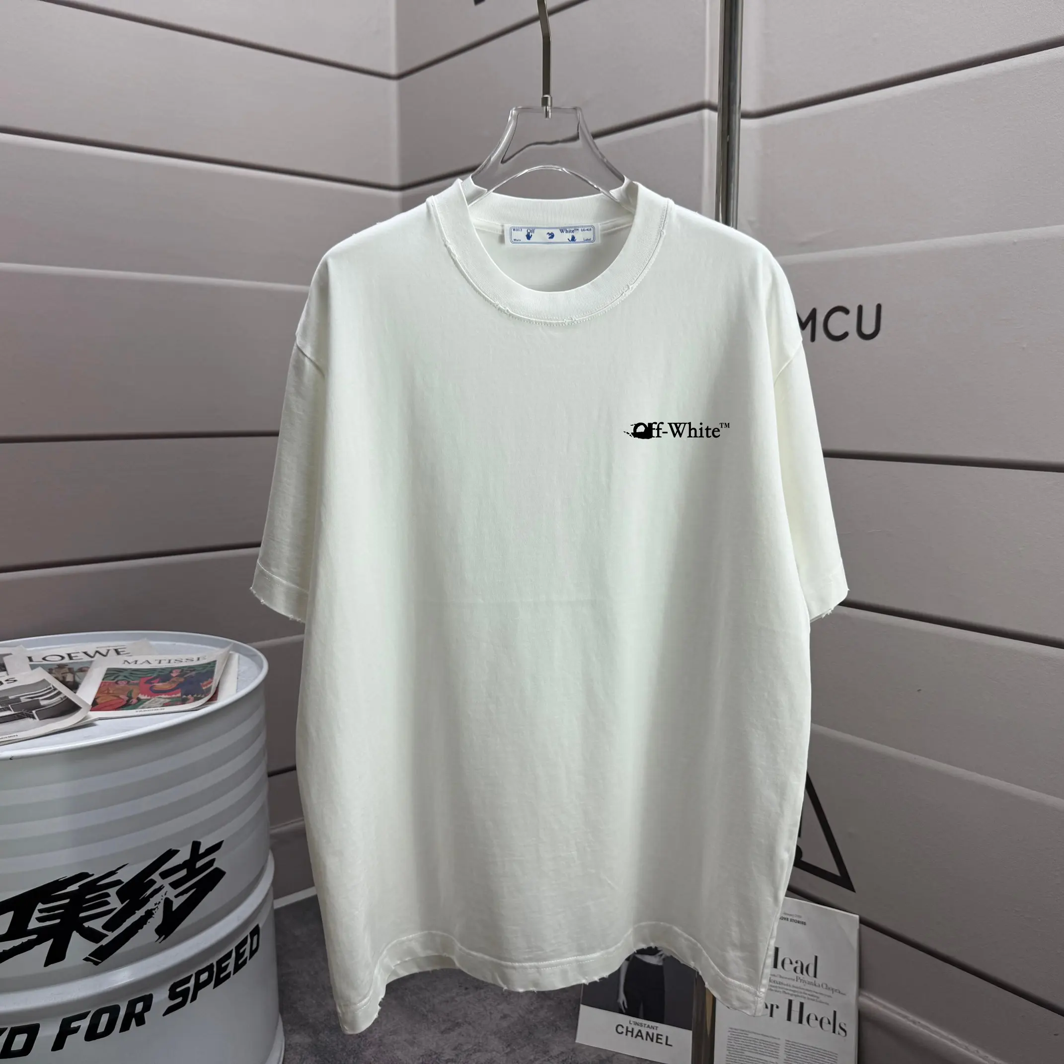 Distressed Arrows Logo Graphic T-Shirt D14012581 — view 2
