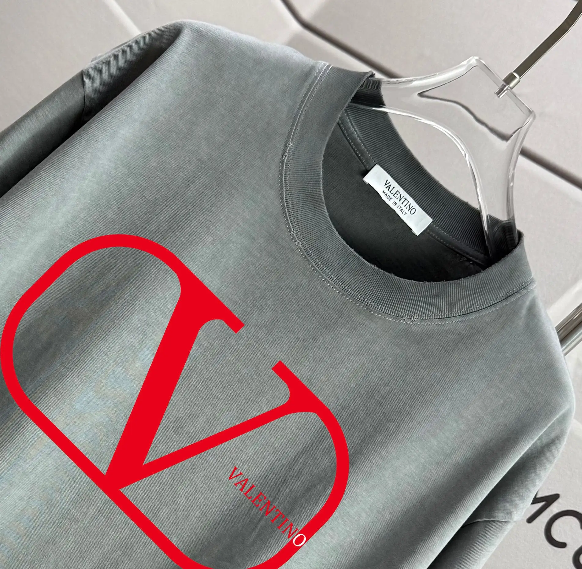 VLogo Print Washed Cotton T-Shirt D14015568 — view 3