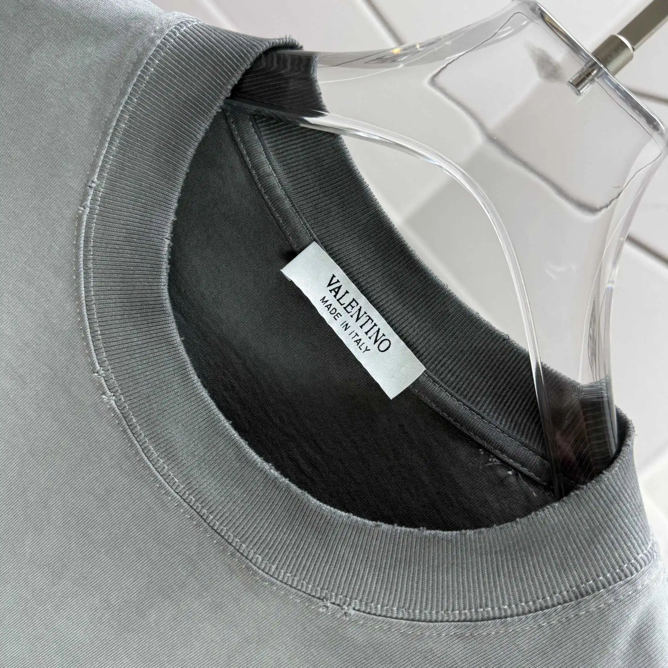 VLogo Print Washed Cotton T-Shirt D14015568 — view 5