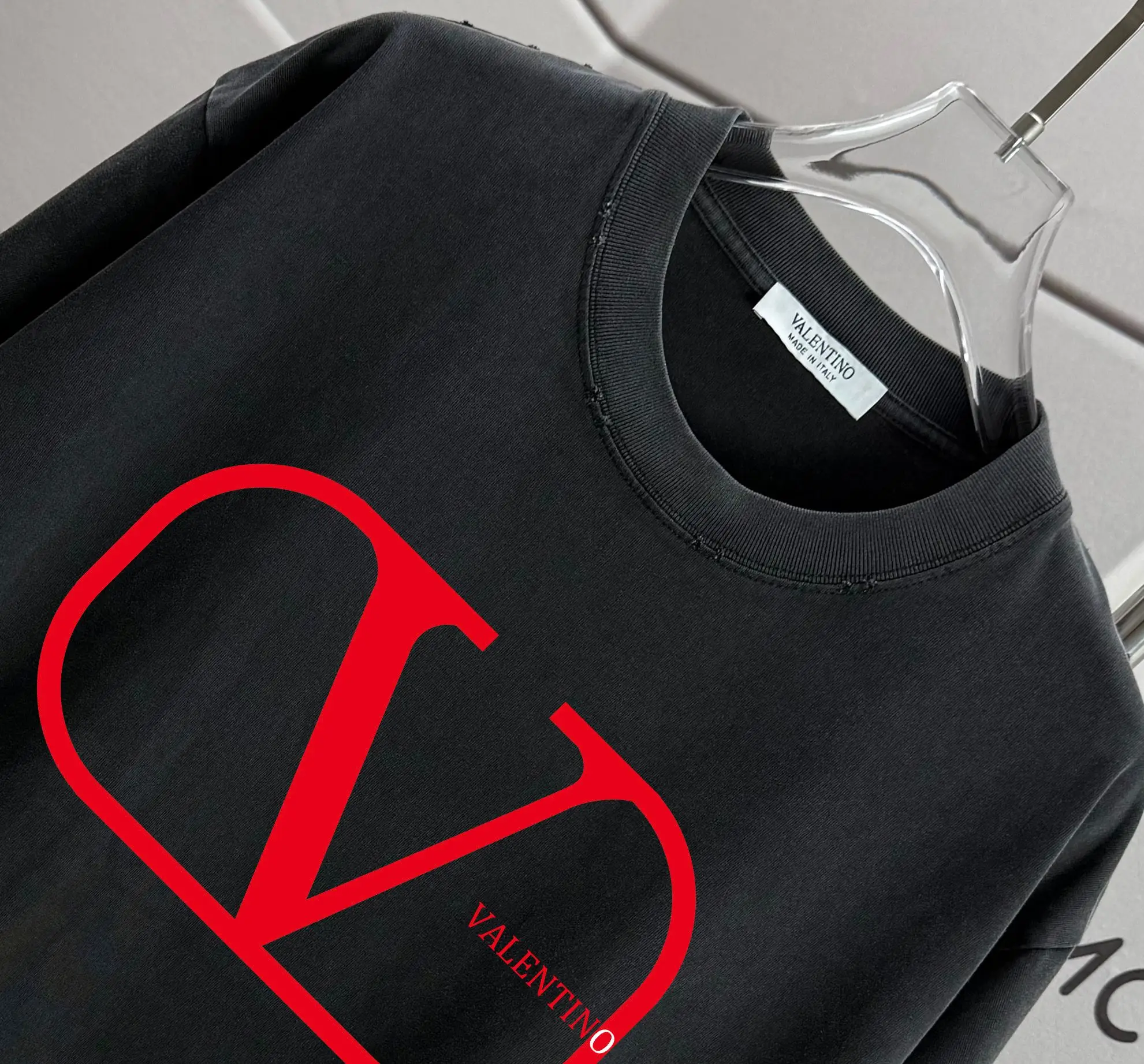 VLogo Print Washed Cotton T-Shirt D14015567 — view 3