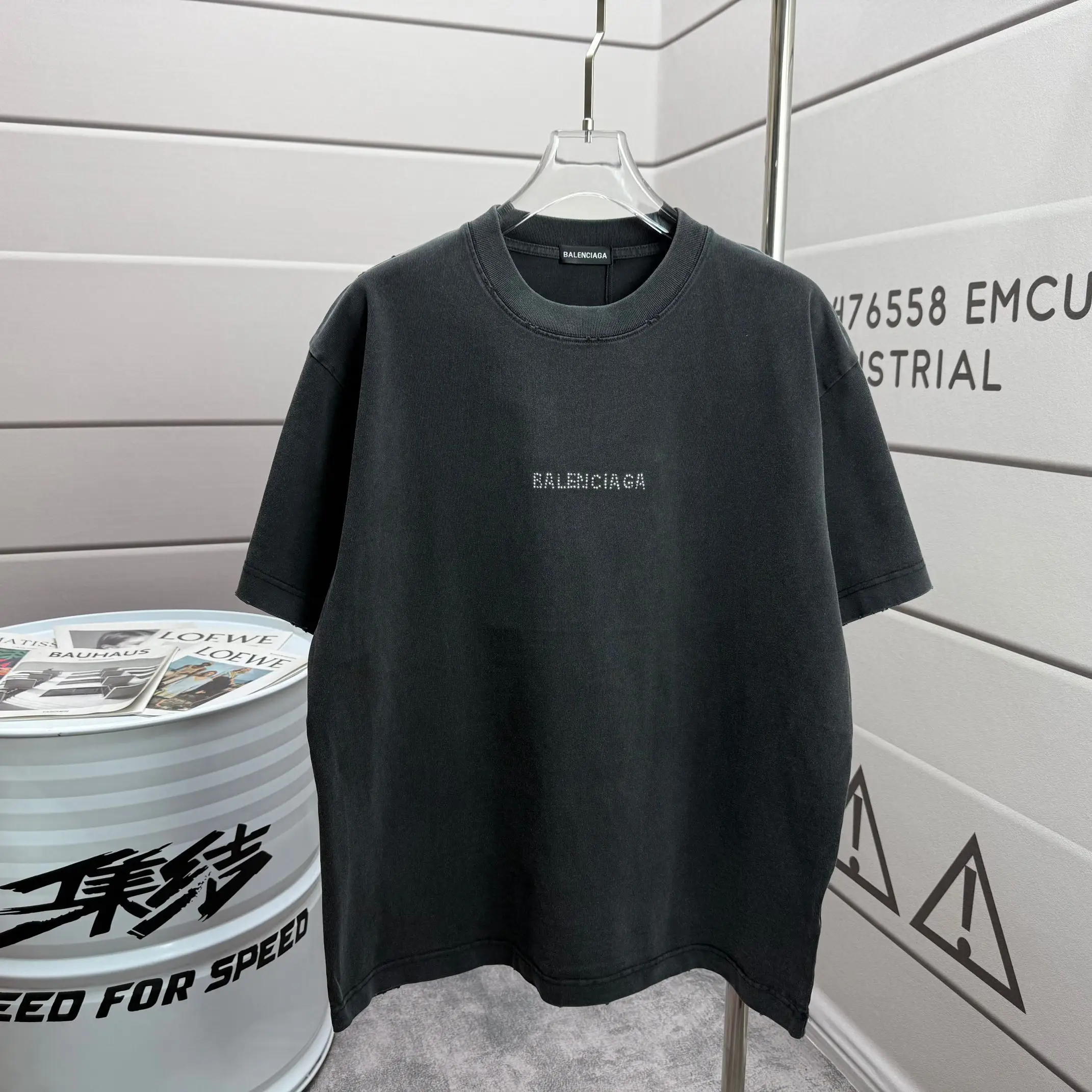 Logo Rhinestone Distressed Cotton T-Shirt D15015513 — view 2