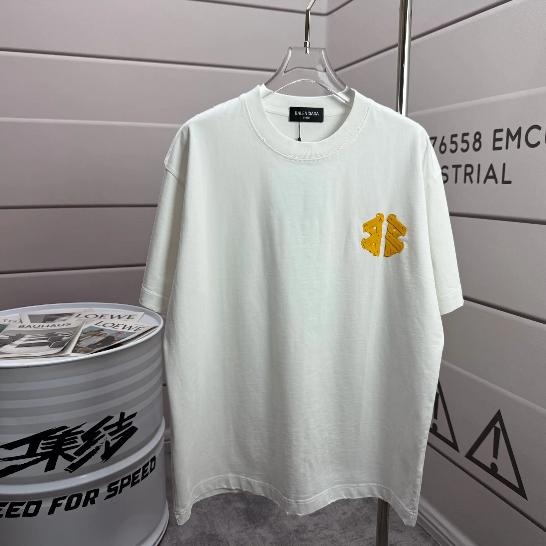 Logo Graphic Distressed Cotton T-Shirt D15012526