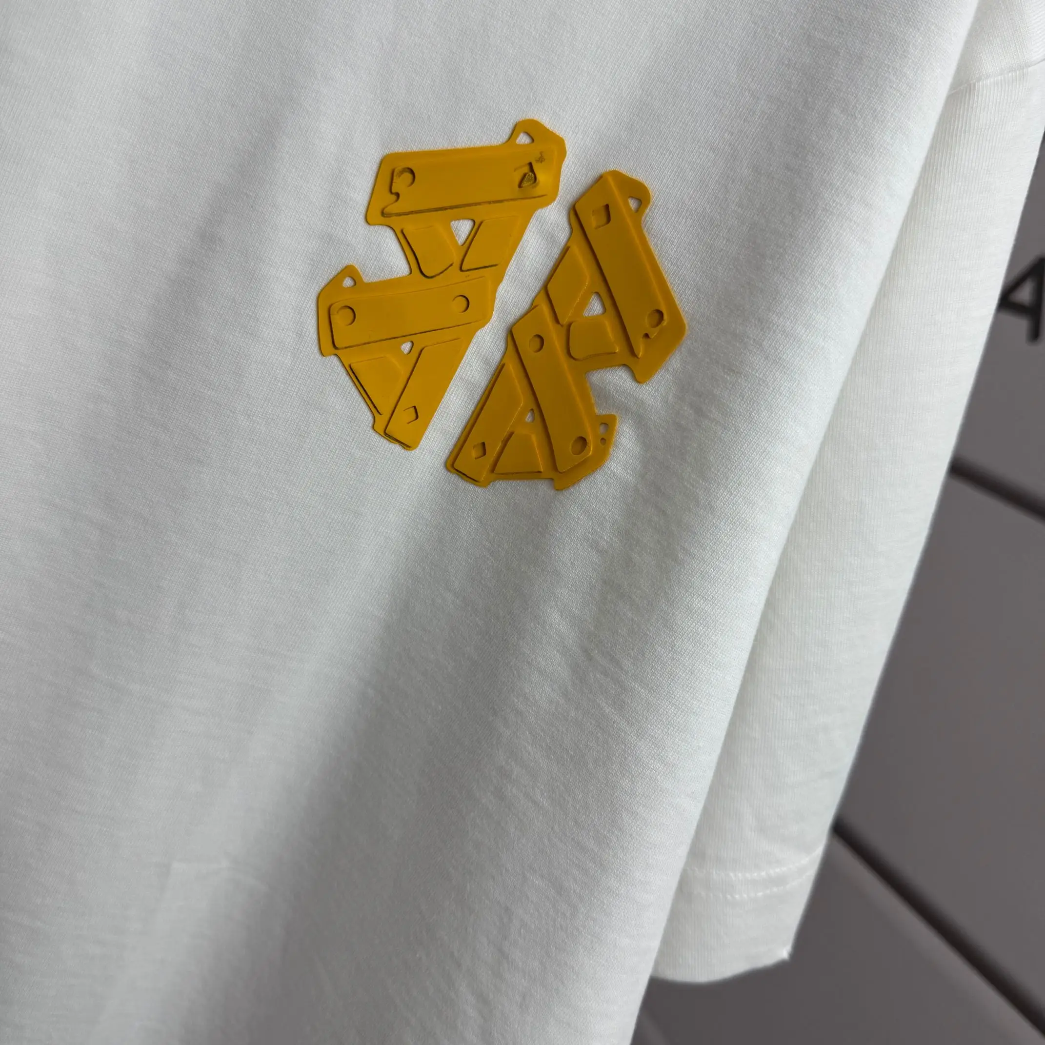 Logo Graphic Distressed Cotton T-Shirt D15012526 — view 6