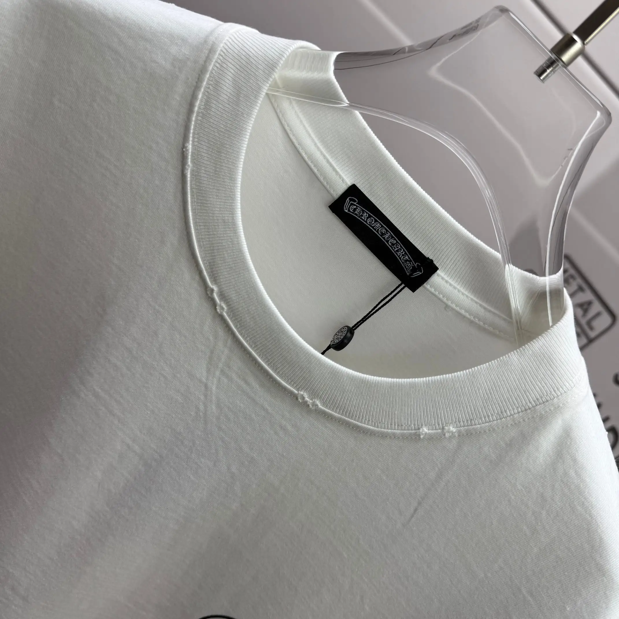 Logo Graphic Distressed Cotton T-Shirt D15015523 — view 3
