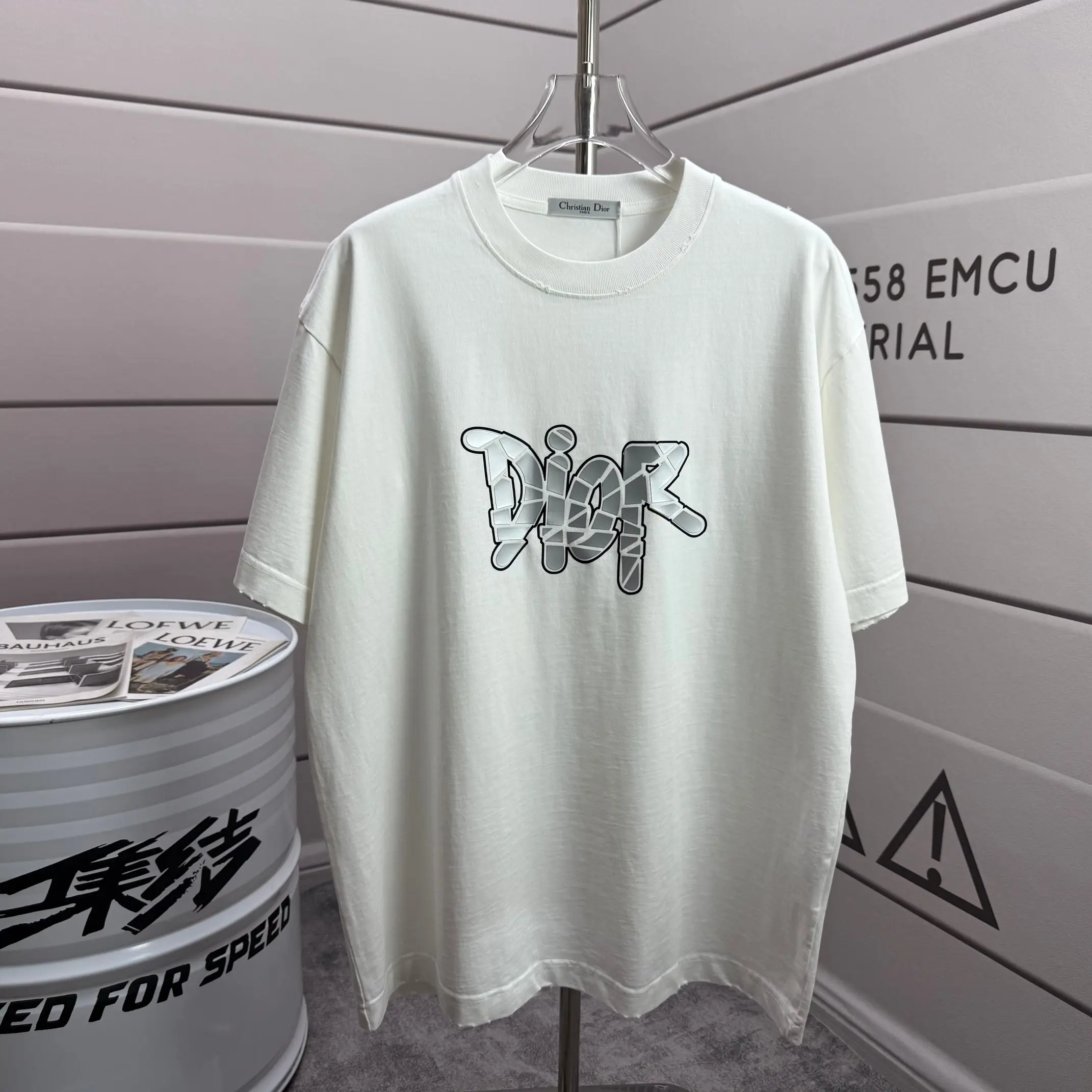 Distressed Logo Graphic T-Shirt D15015555