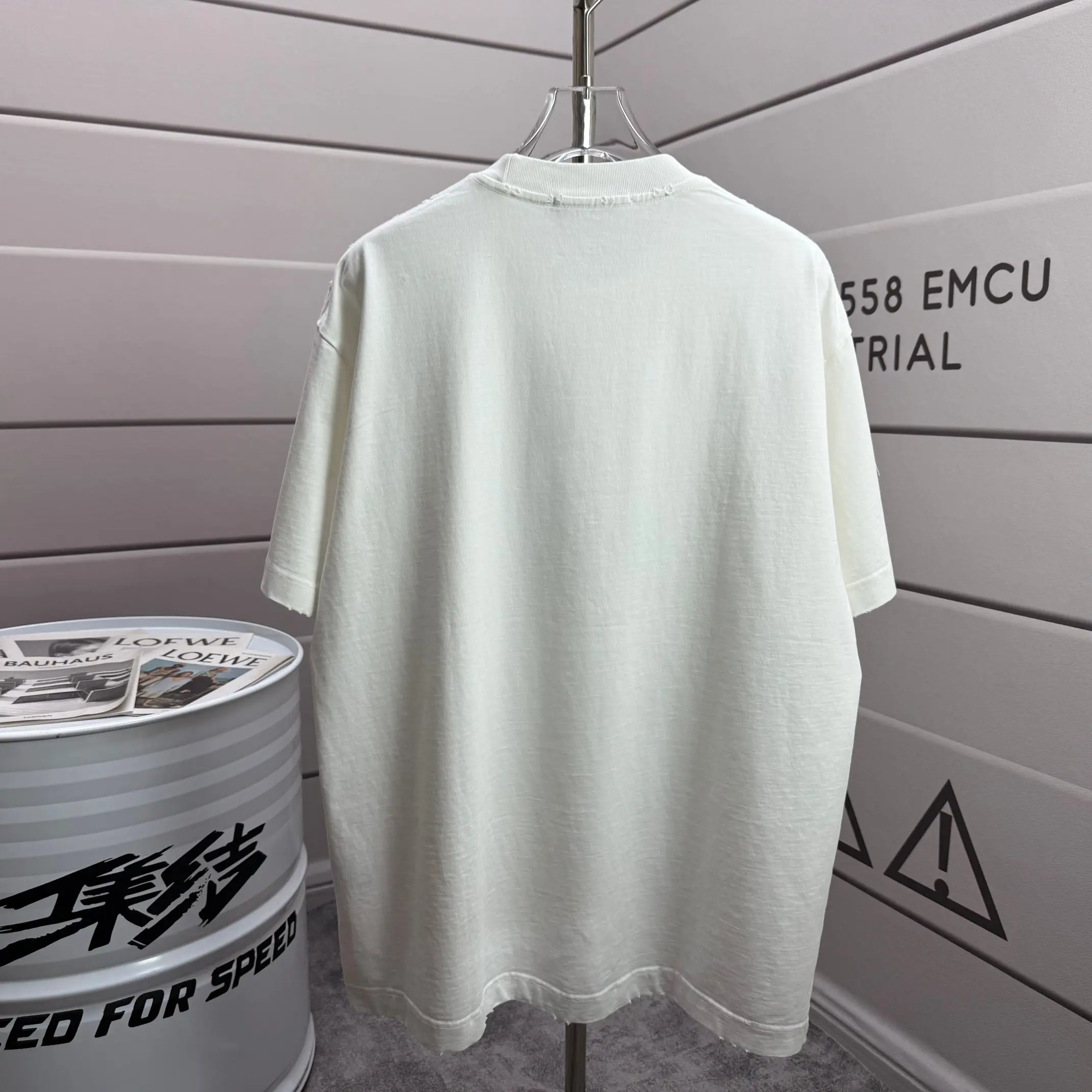 Distressed Logo Graphic T-Shirt D15015555 — view 2