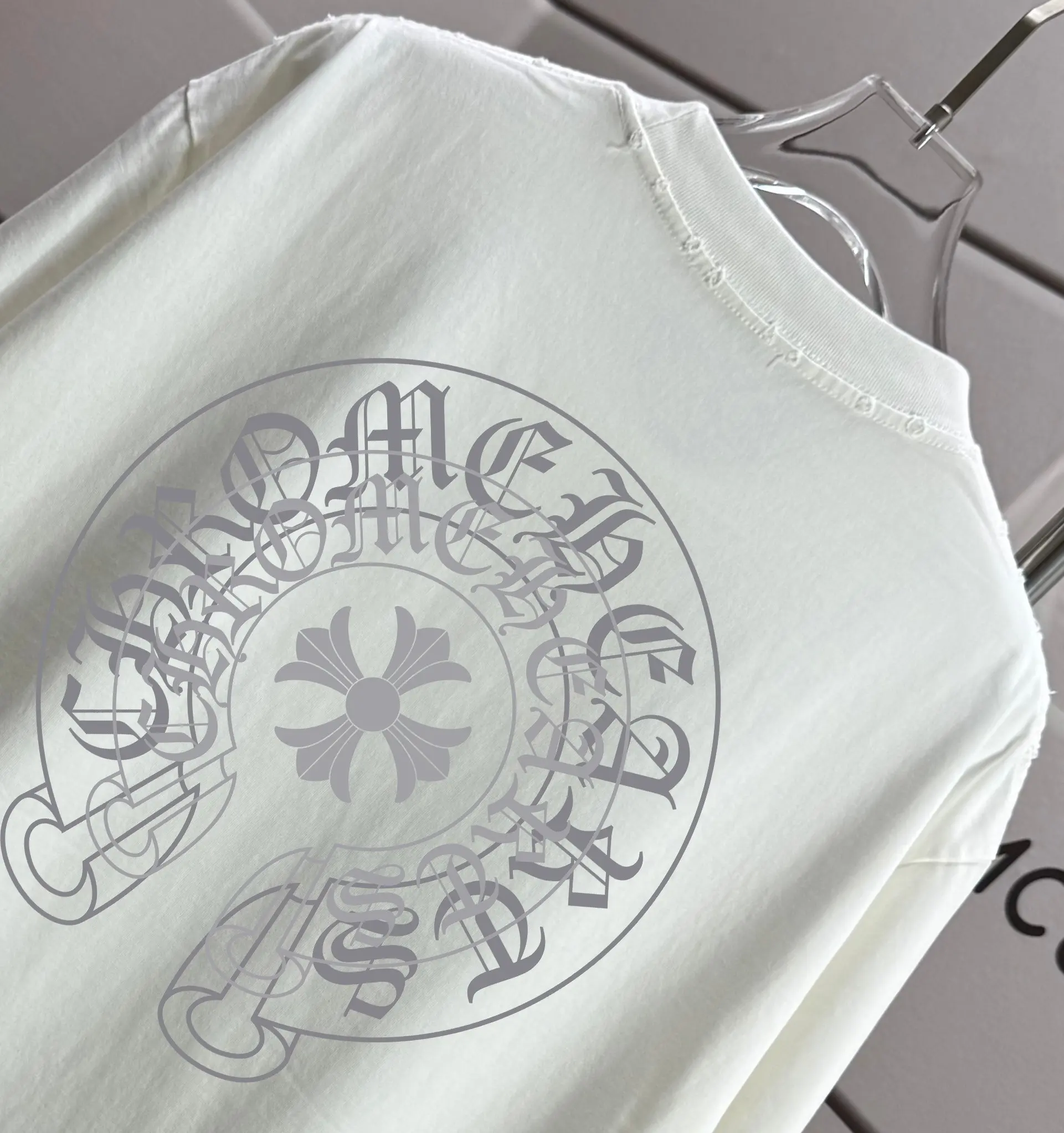 Logo Graphic Distressed Cotton T-Shirt D16013280 — view 3
