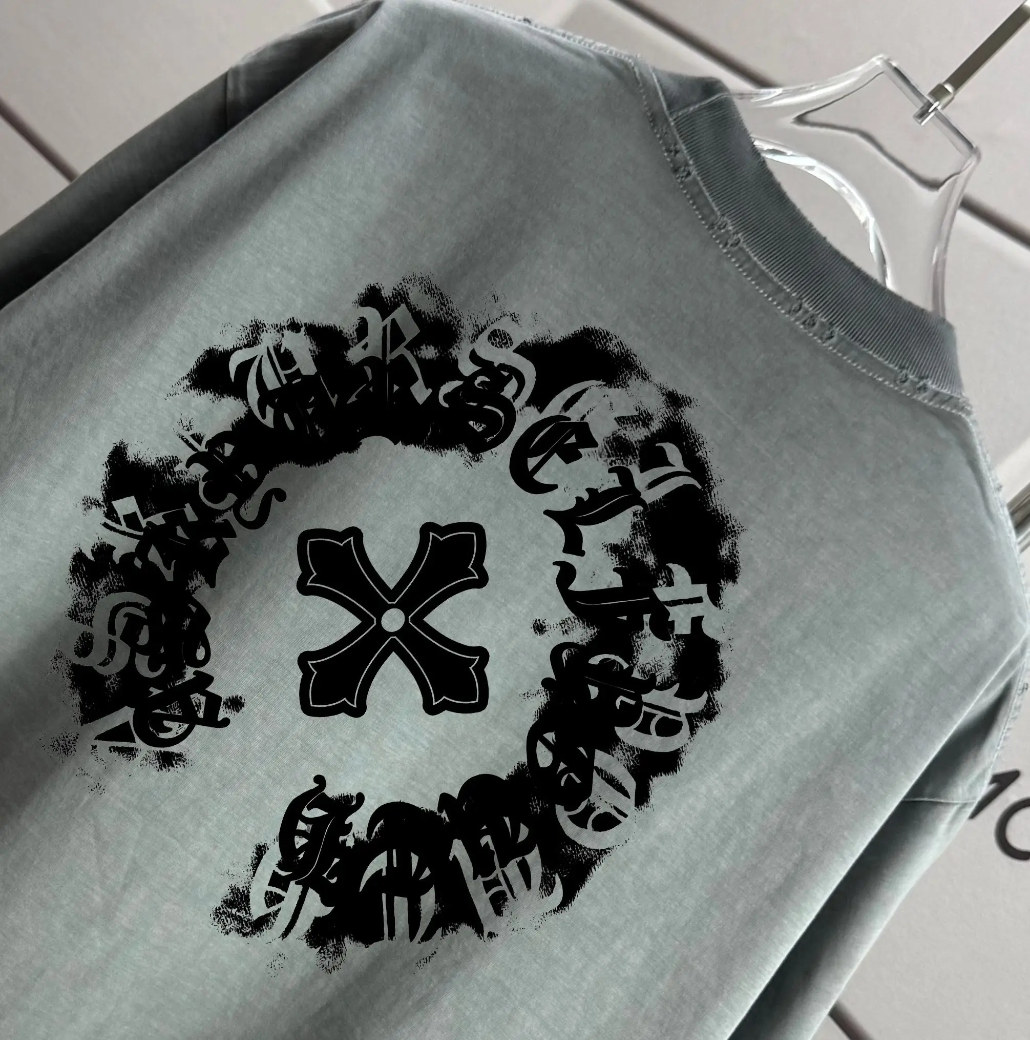 Distressed Logo Graphic T-Shirt D16013278 — view 3