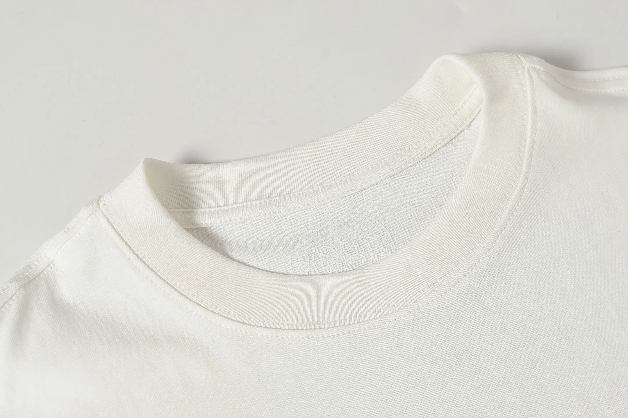 Cross Print Pocket T-Shirt D10013920 — view 4