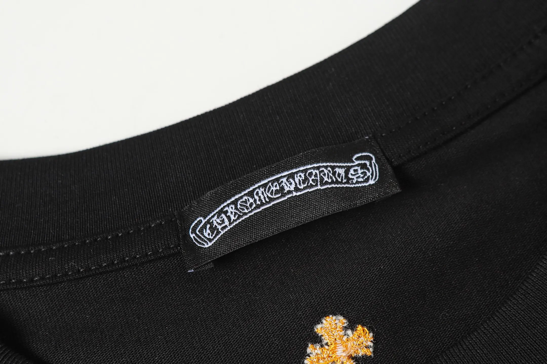 Embroidered Cross Patch Oversized T-Shirt D10013929 — view 5