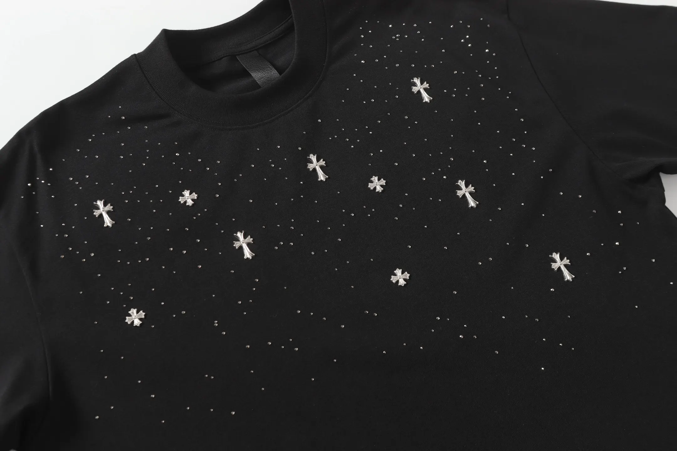 Crystal-Embellished Cross Cotton T-Shirt D10514052 — view 4