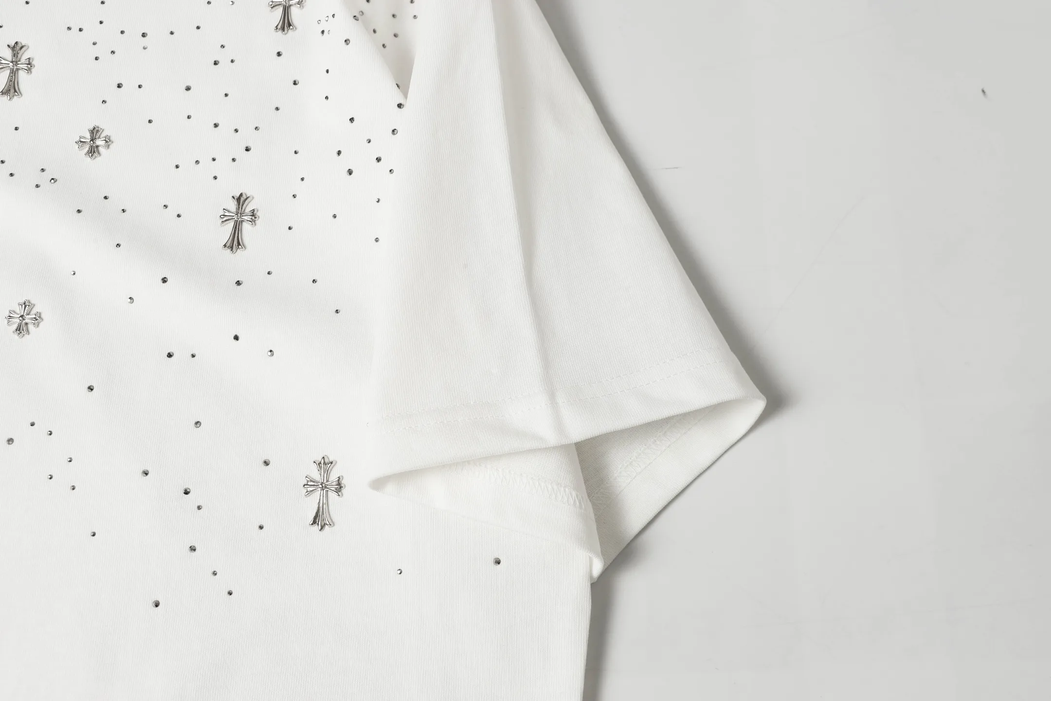 Rhinestone Cross Embellished Oversized T-Shirt D10514051 — view 6