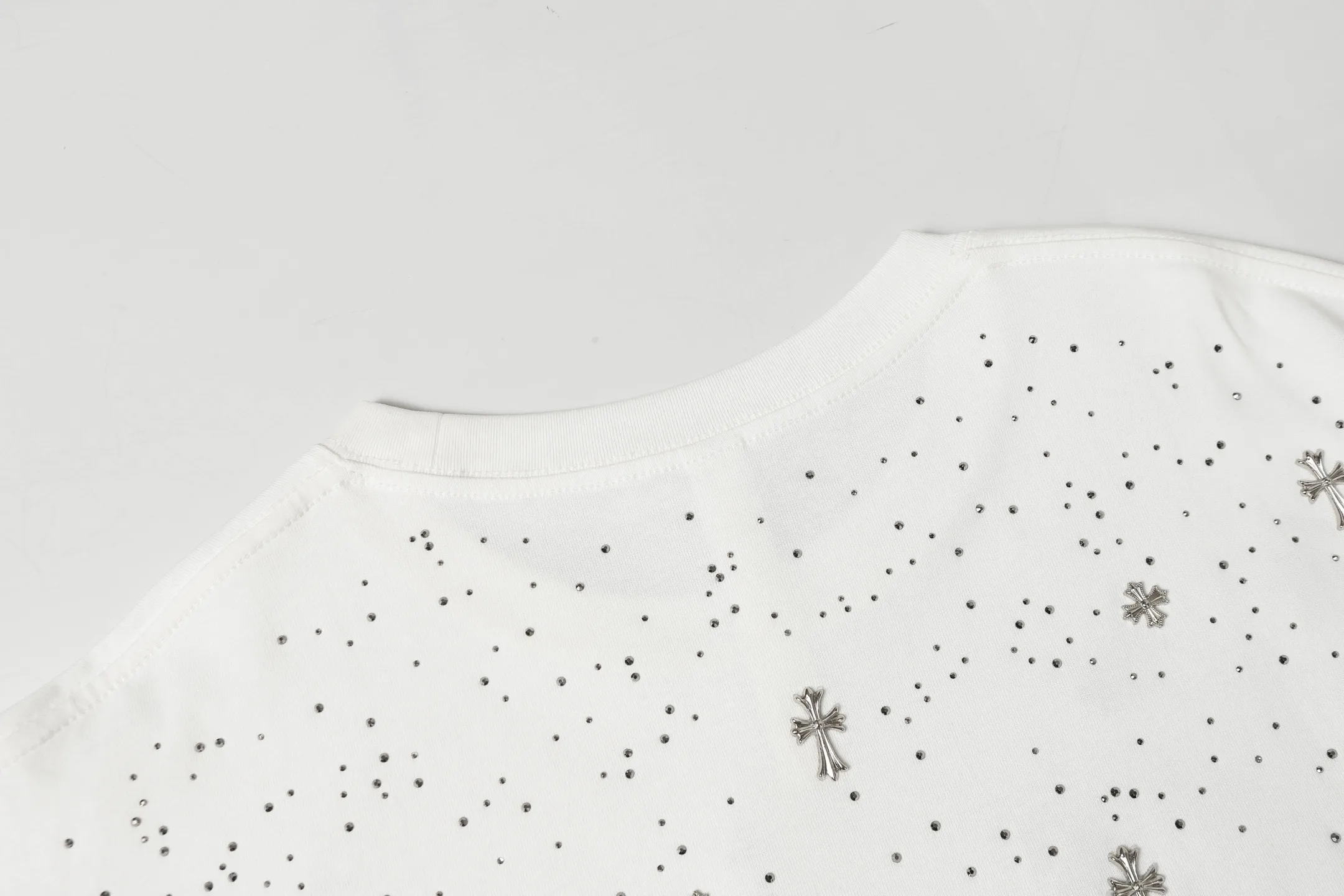 Rhinestone Cross Embellished Oversized T-Shirt D10514051 — view 7