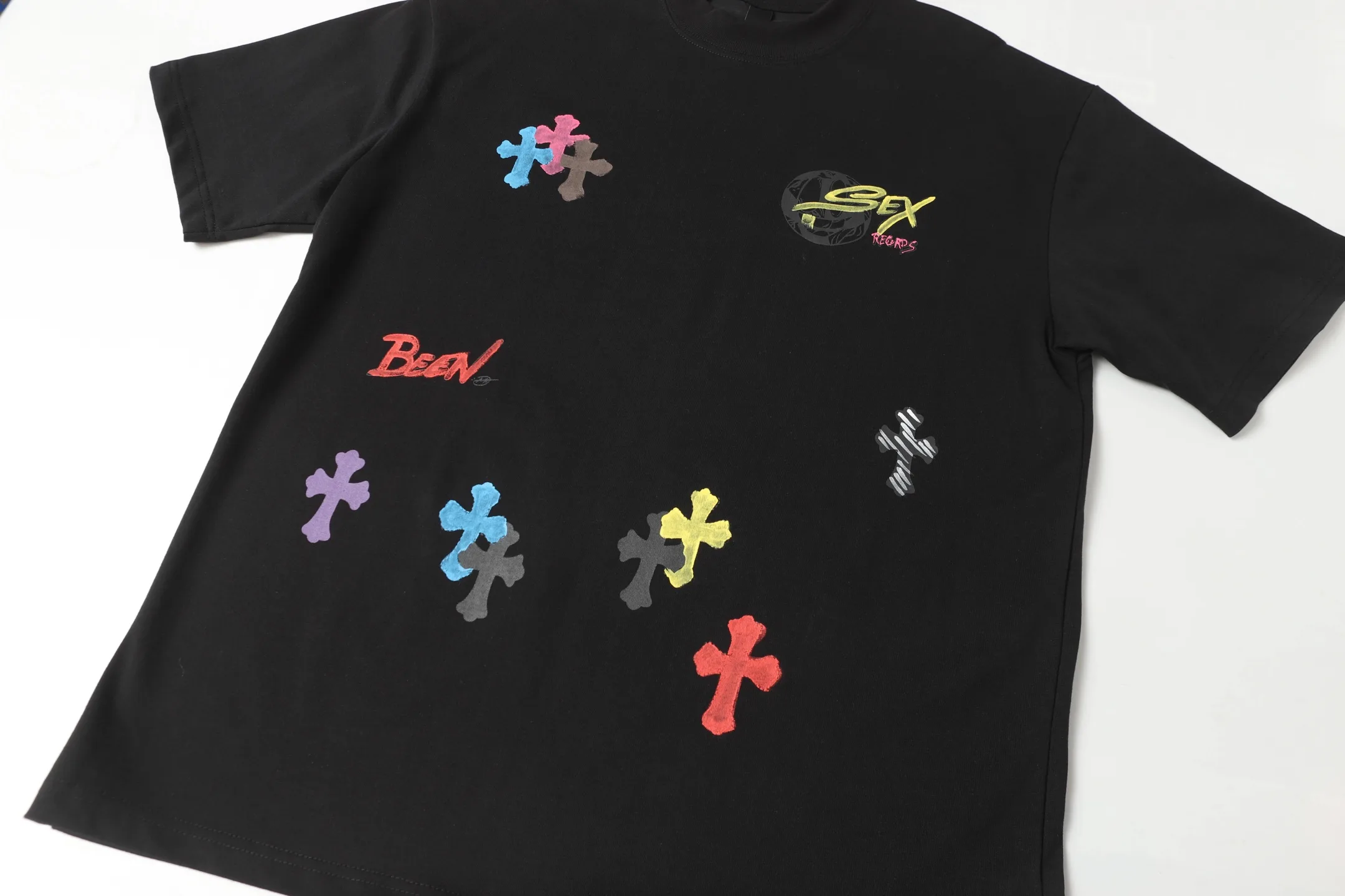 Sex Records Hand-Painted Cross T-Shirt D10514032 — view 4