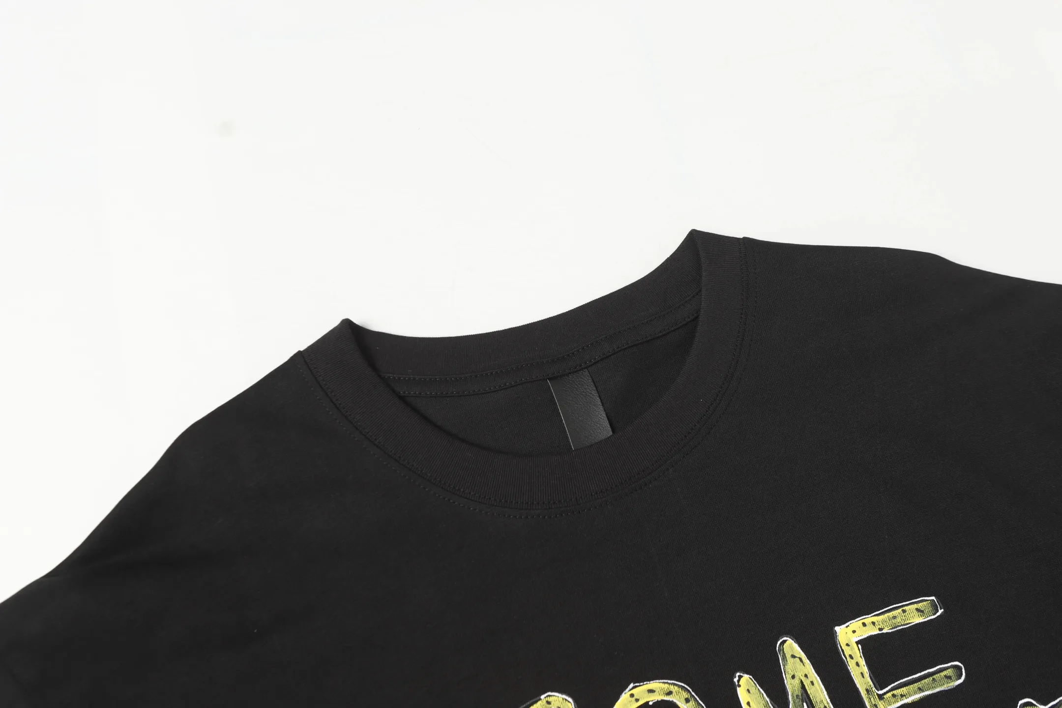 Graffiti Print Oversized Cotton T-Shirt D10514037 — view 3