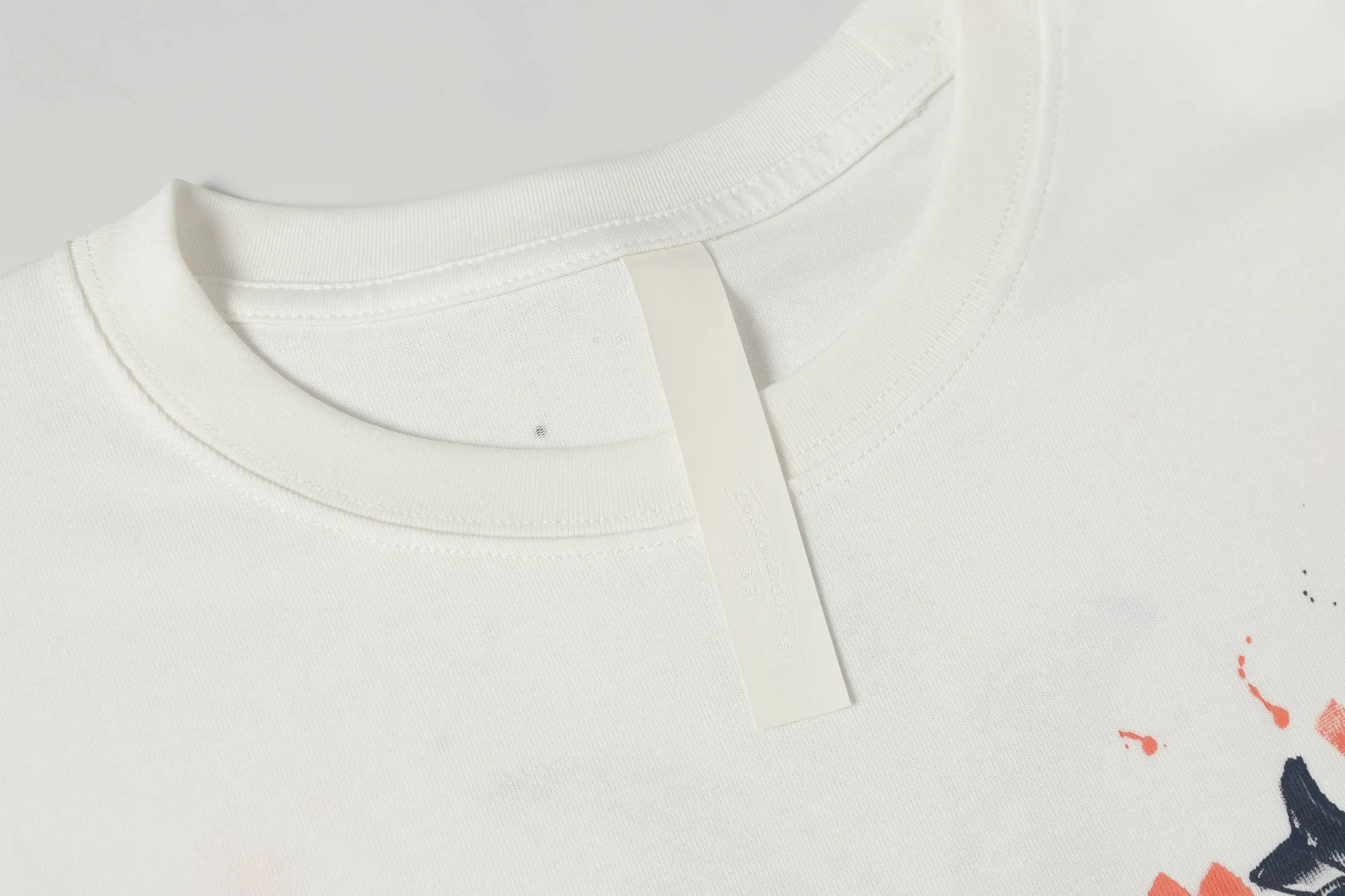 Hand-Painted Cross Graphic T-Shirt D10514034 — view 3