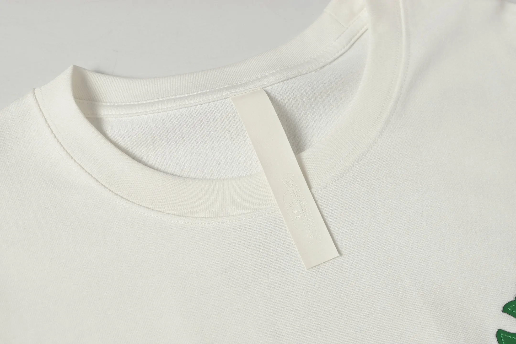 Cross Patch Embroidered Cotton T-Shirt D10014054 — view 3
