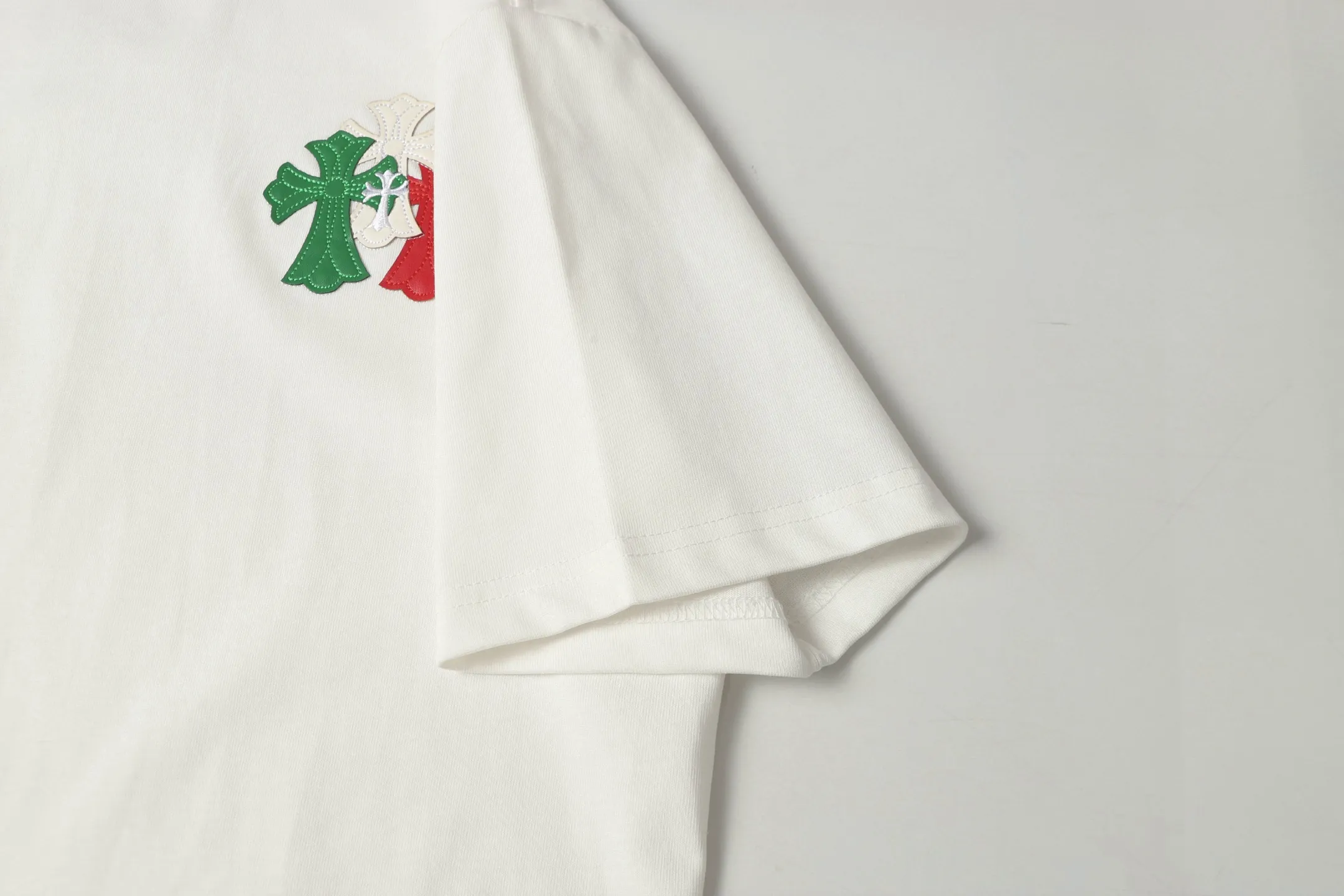 Cross Patch Embroidered Cotton T-Shirt D10014054 — view 5