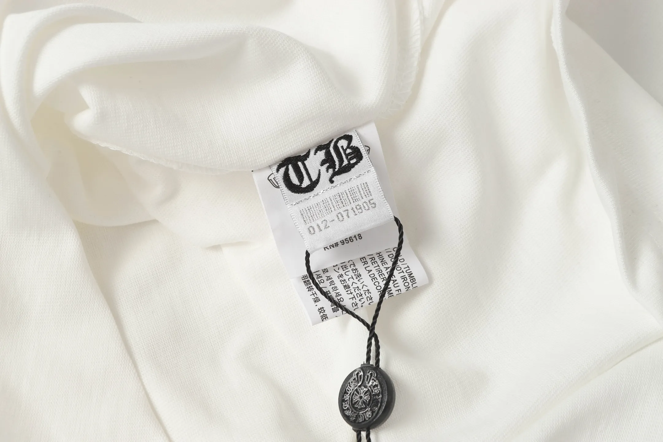 Rhinestone Cross Embellished Cotton T-Shirt D9514060 — view 8