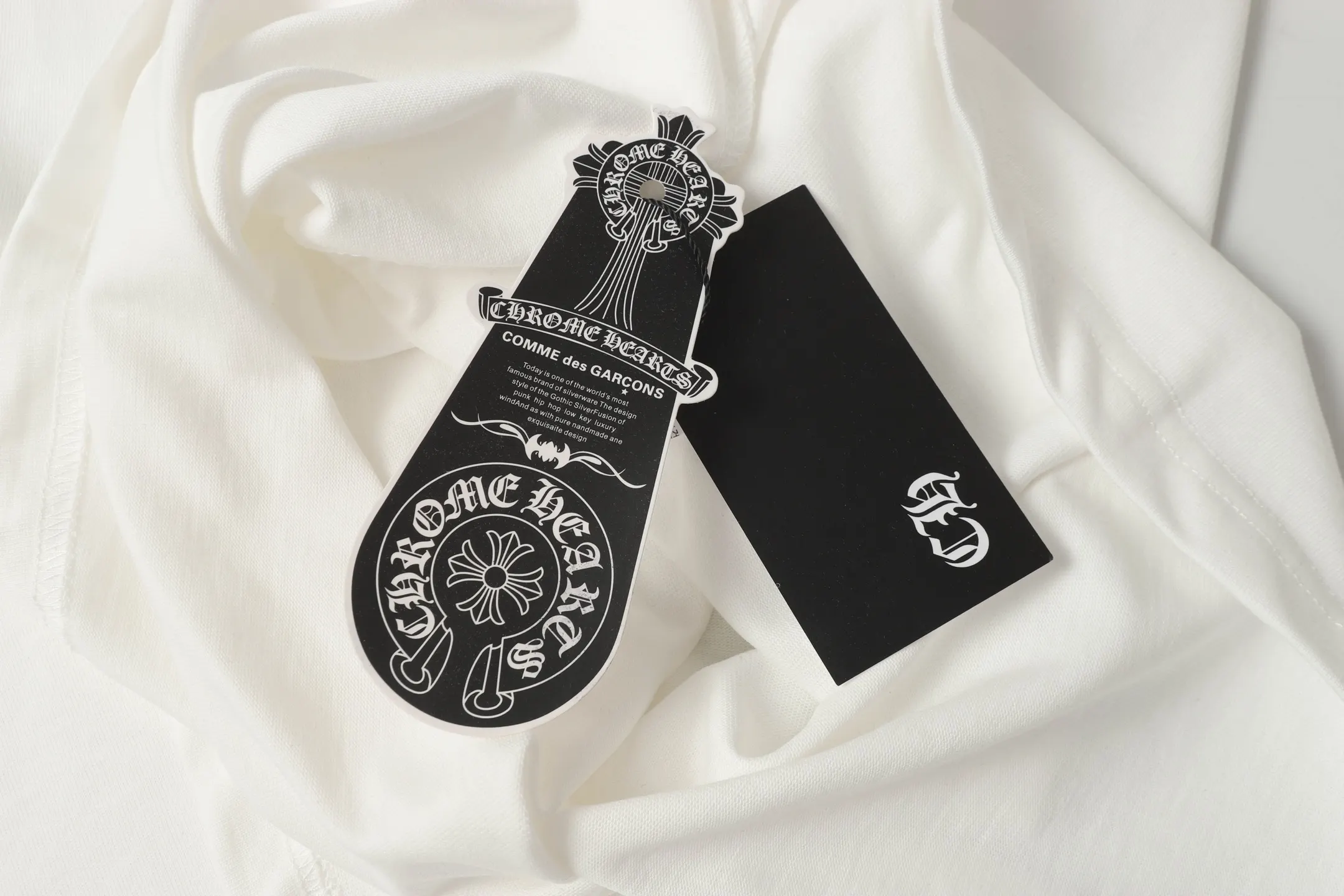 Rhinestone Cross Embellished Cotton T-Shirt D9514060 — view 9