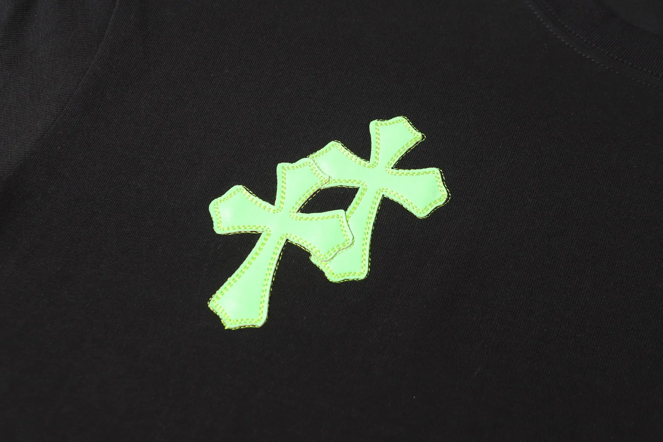 Leather Cross Patch Oversized T-Shirt D10014063 — view 4