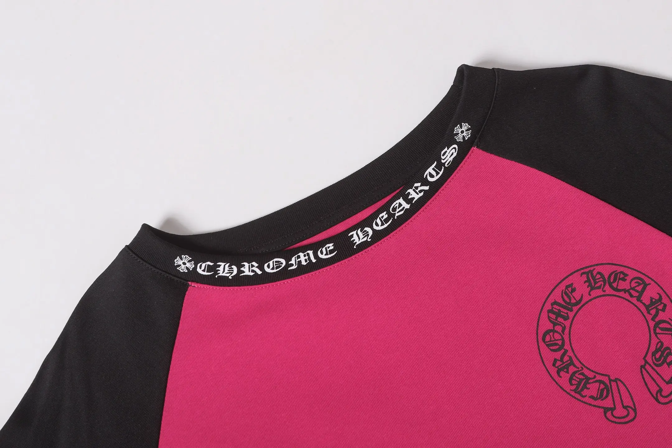 Horseshoe Logo Raglan Long-Sleeve T-Shirt D10014018 — view 3