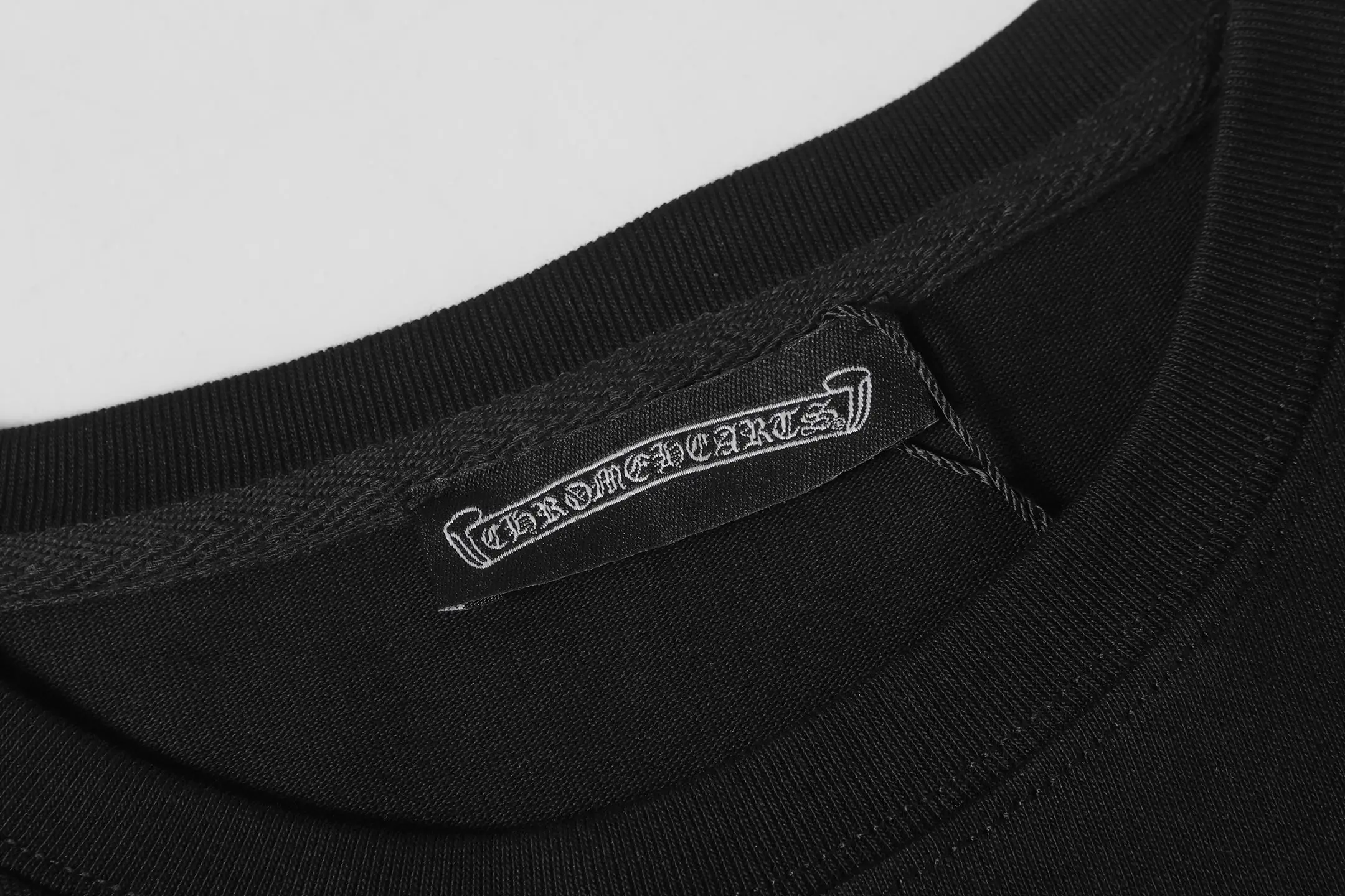 Logo-Embroidered Long-Sleeved T-Shirt D10014017 — view 5