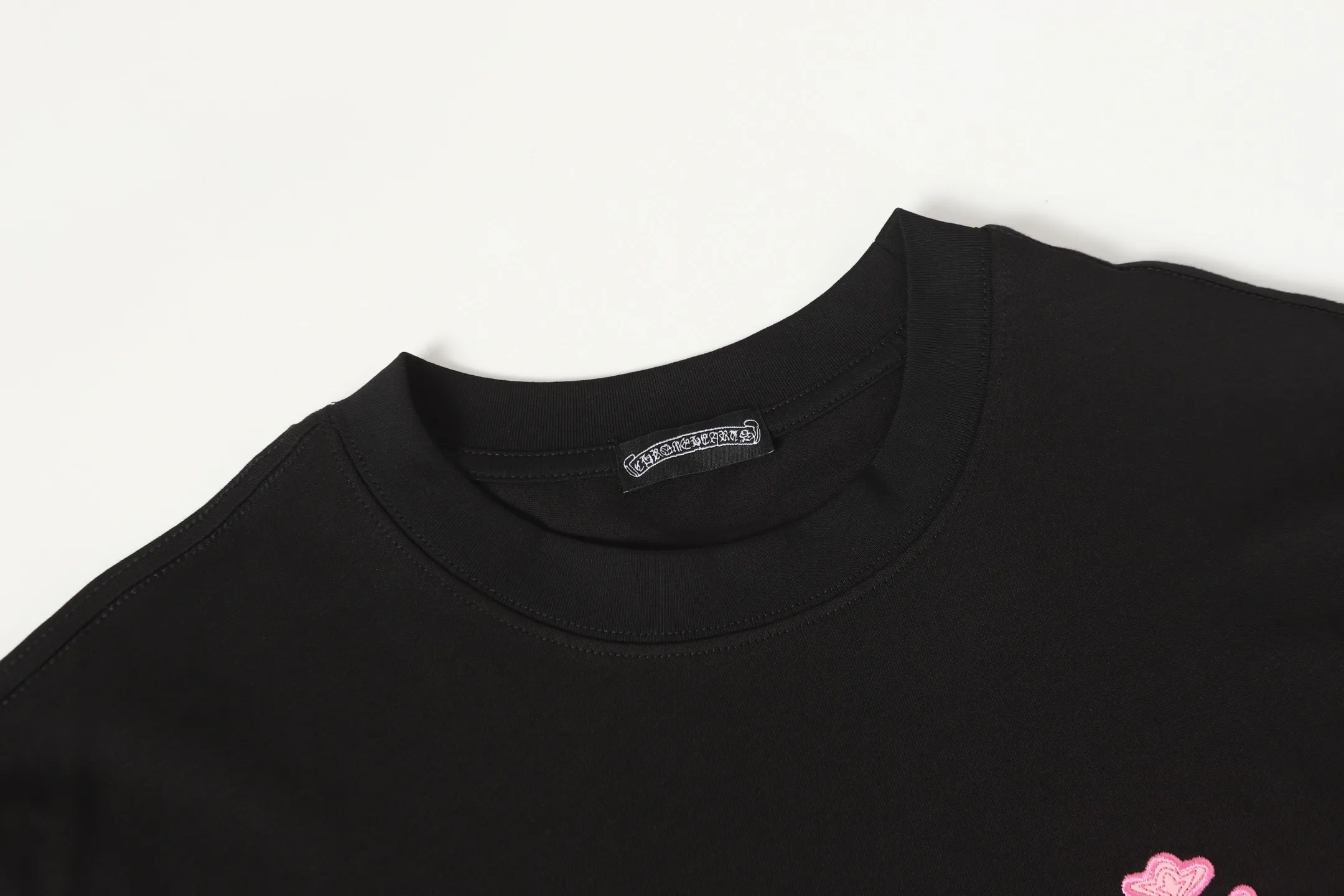 Embroidered Cross Patch Cotton T-Shirt D10013933 — view 3