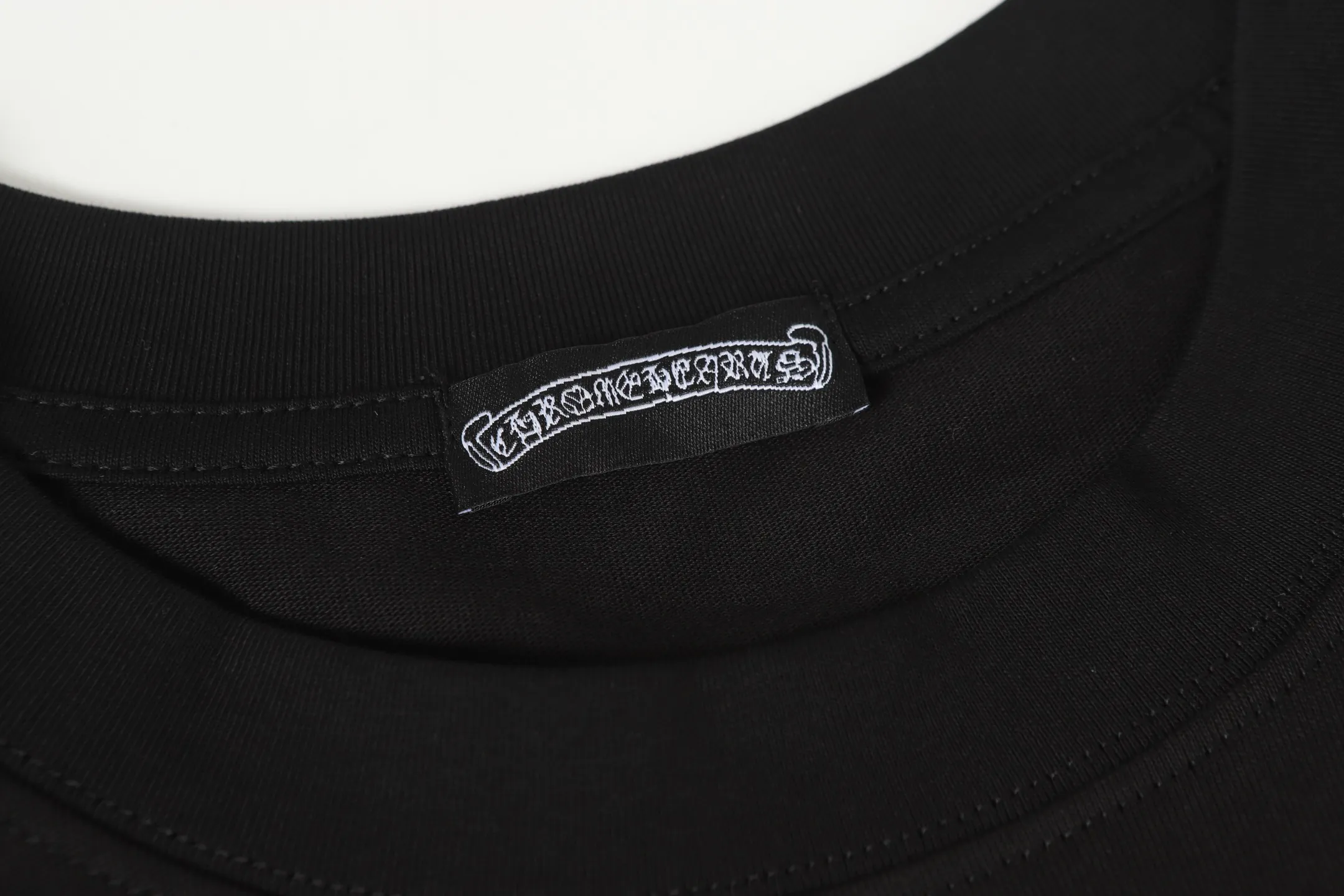 Embroidered Cross Patch Cotton T-Shirt D10013933 — view 4
