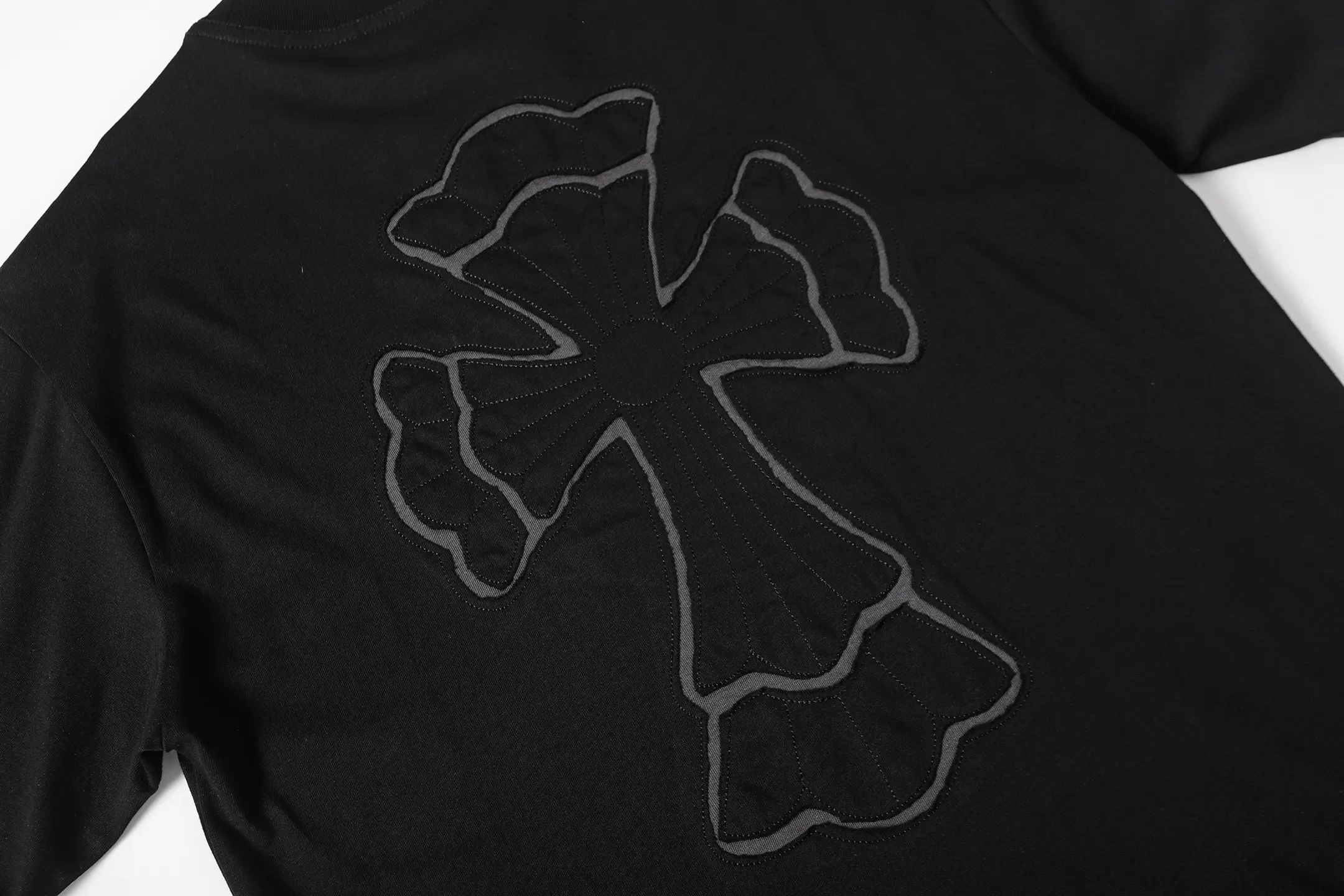 Embroidered Cross Patch Oversized T-Shirt D10014066 — view 6