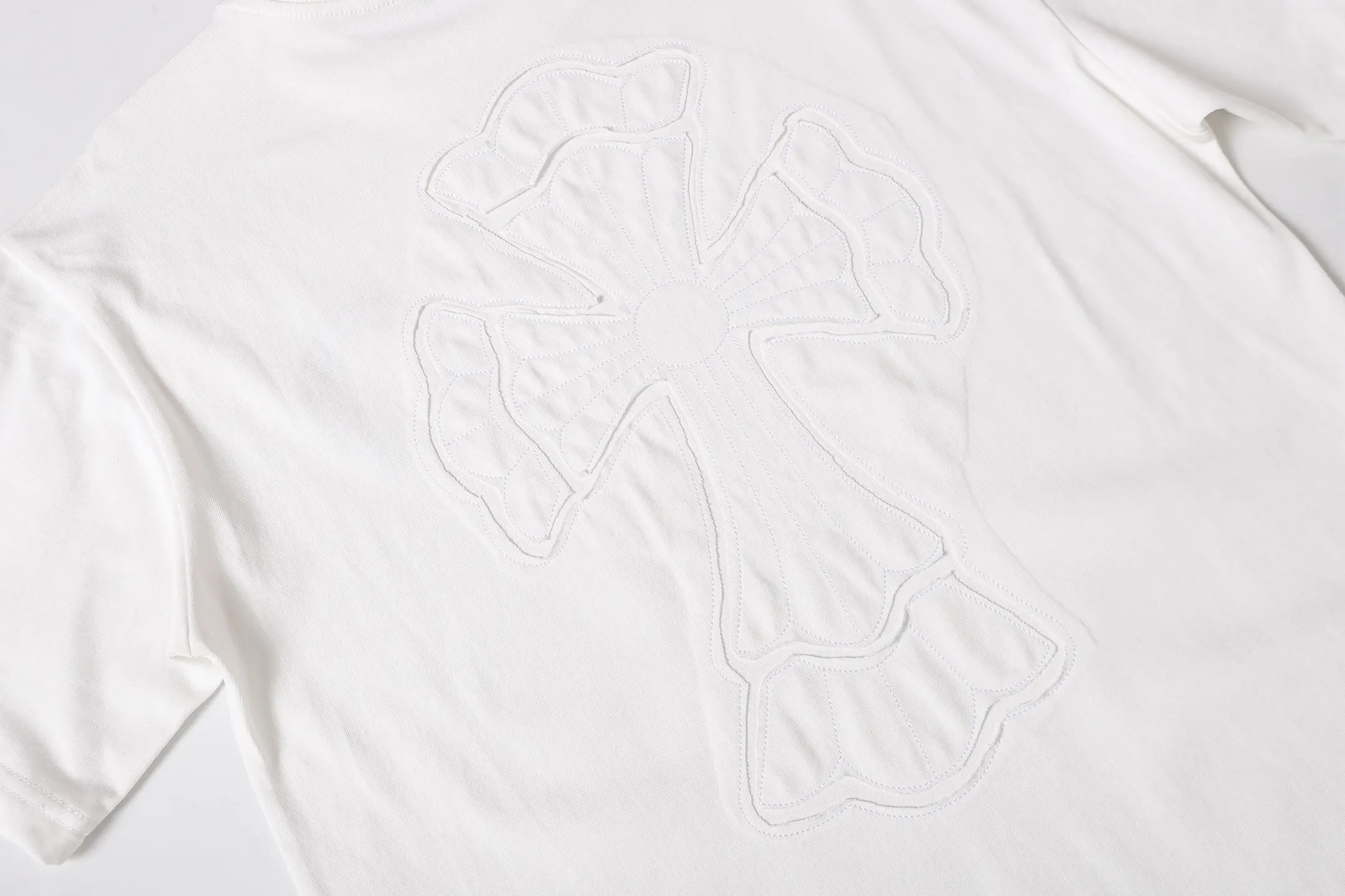 Embroidered Cross Patch Oversized T-Shirt D10014067 — view 8
