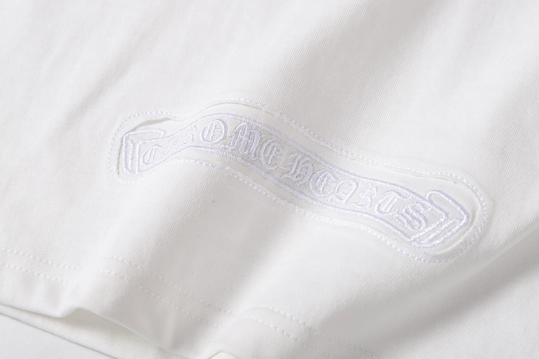 Embroidered Cross Patch Oversized T-Shirt D10014067 — view 9