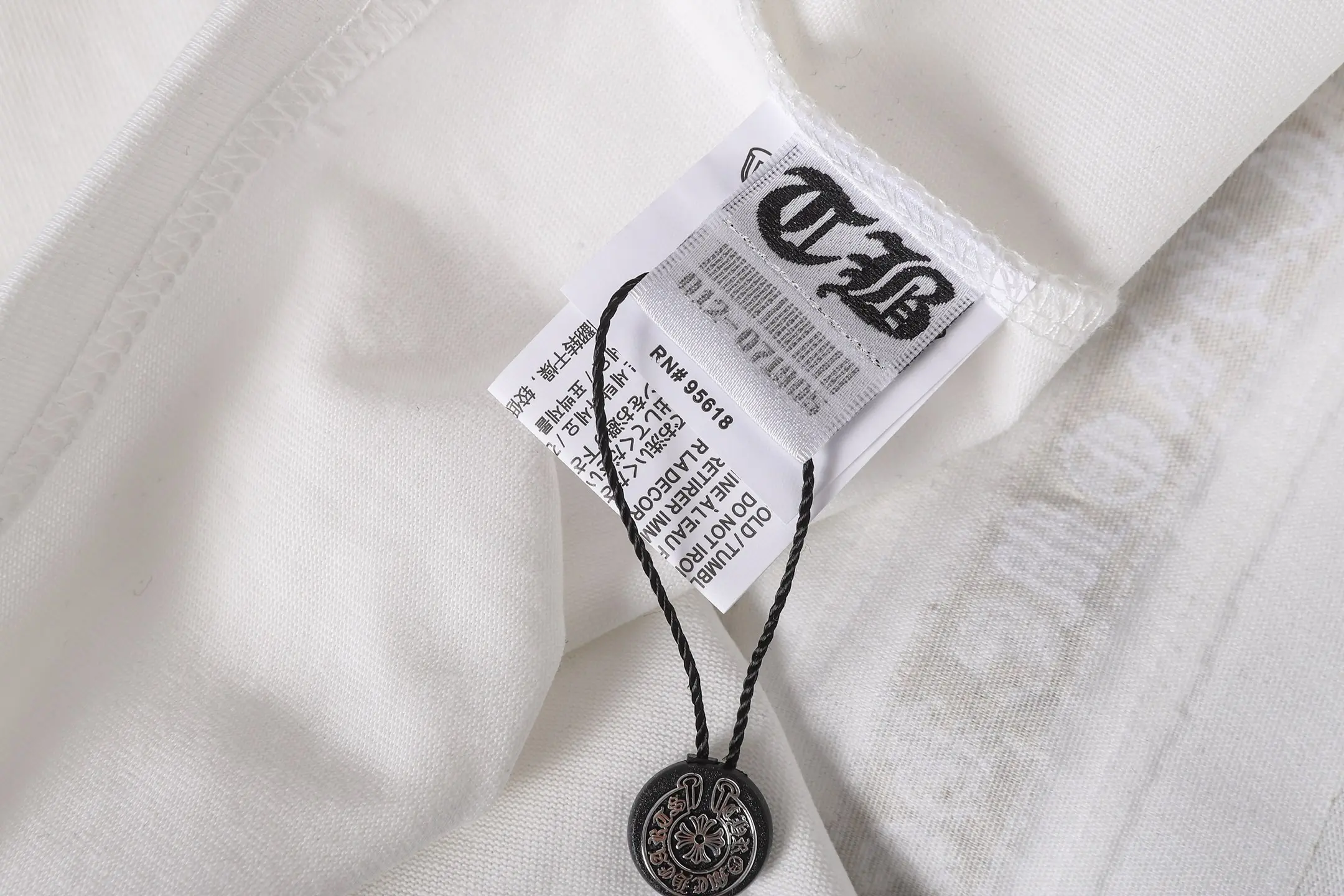 Embroidered Cross Patch Oversized T-Shirt D10014067 — view 12