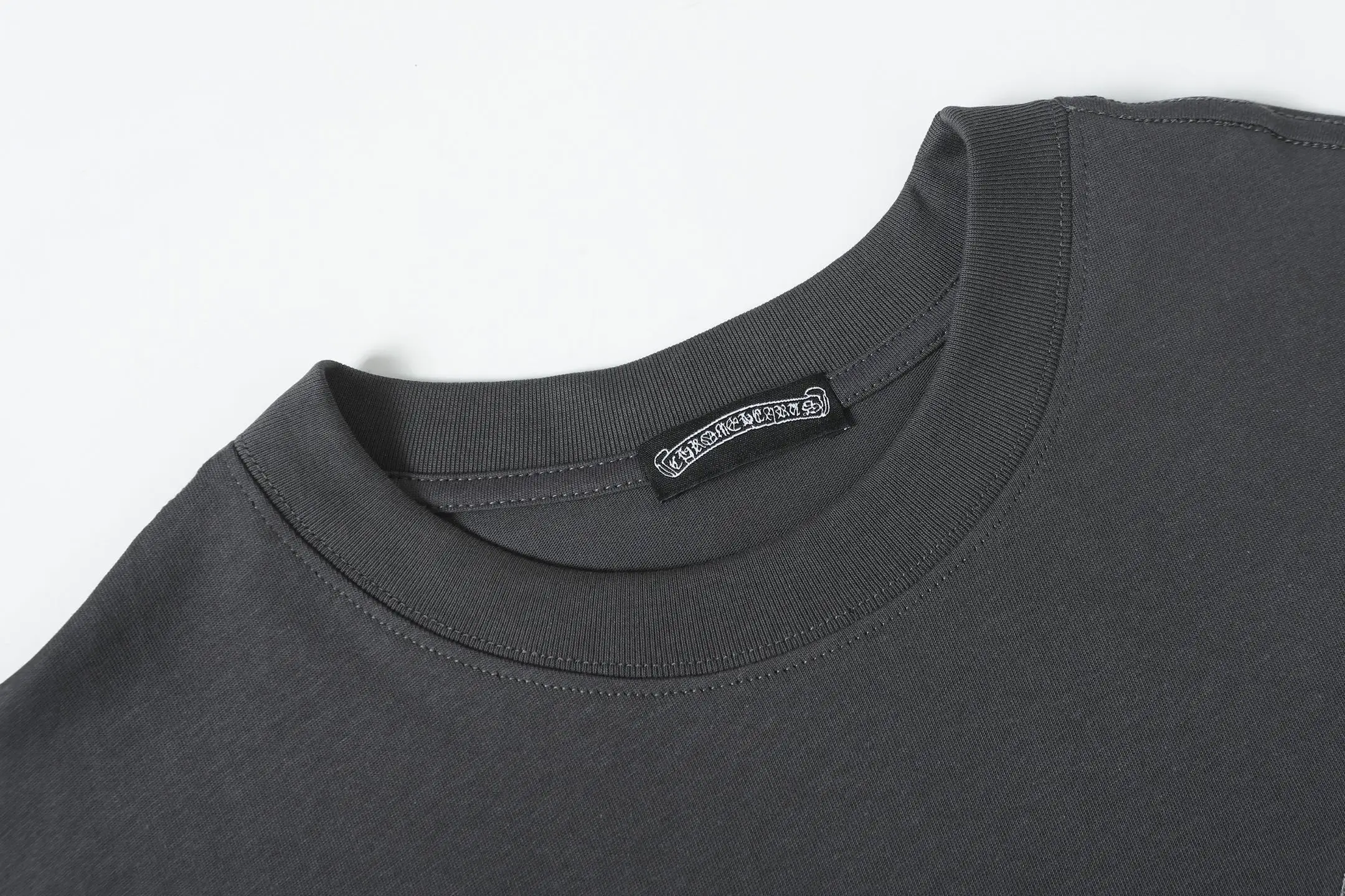 Embroidered Cross Patch Cotton T-Shirt D10014065 — view 4