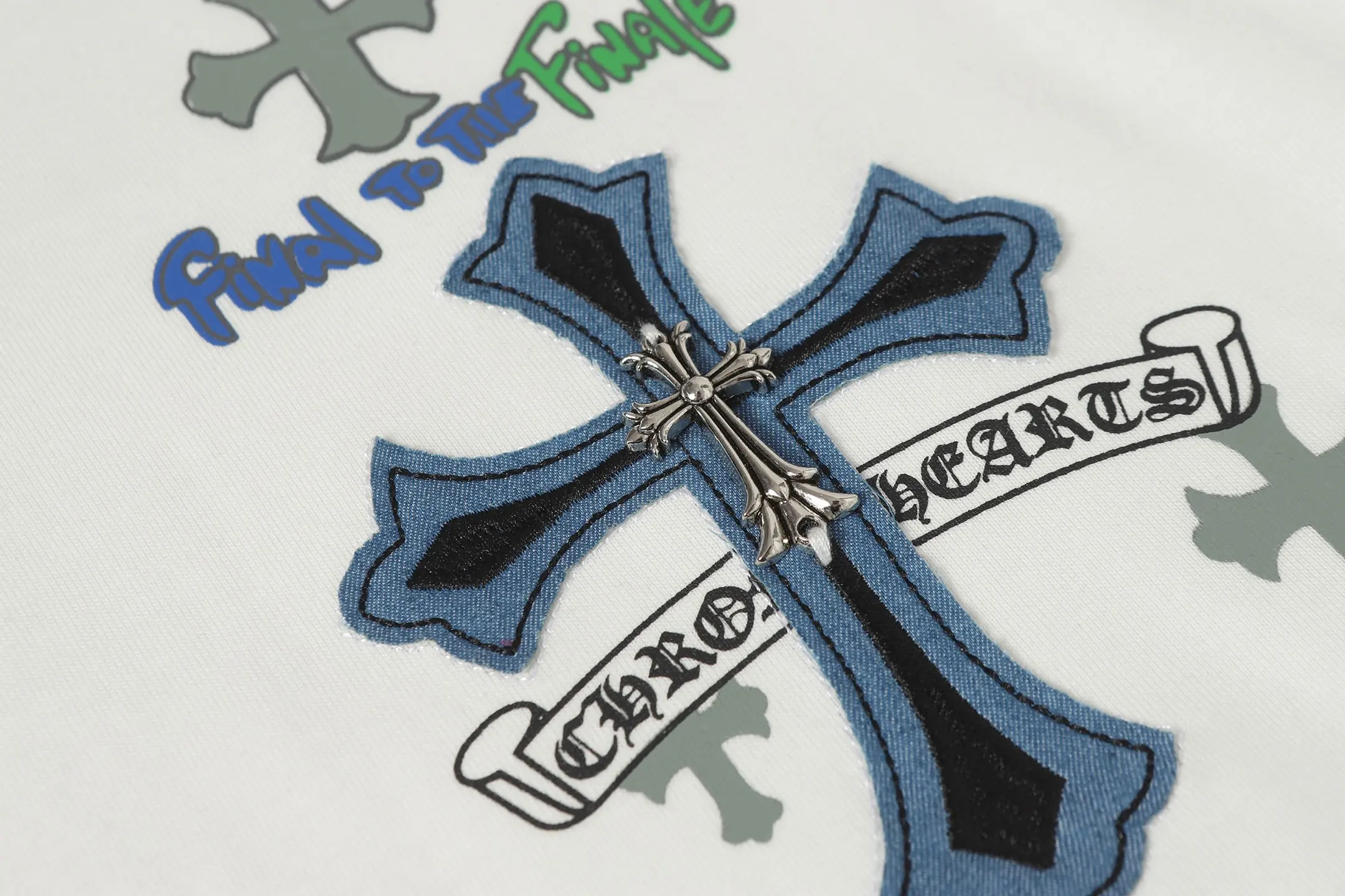 Cross Patch Embroidered Cotton T-Shirt D10514093 — view 6