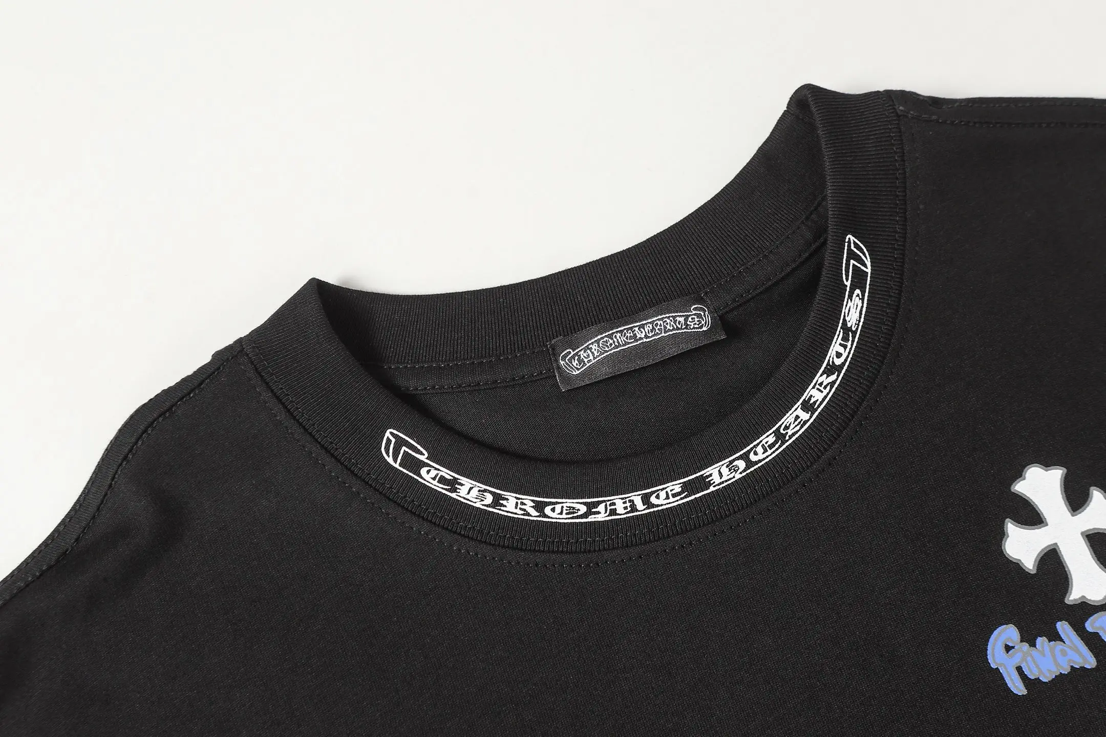 Cross Patch Embroidered Cotton T-Shirt D10514092 — view 4