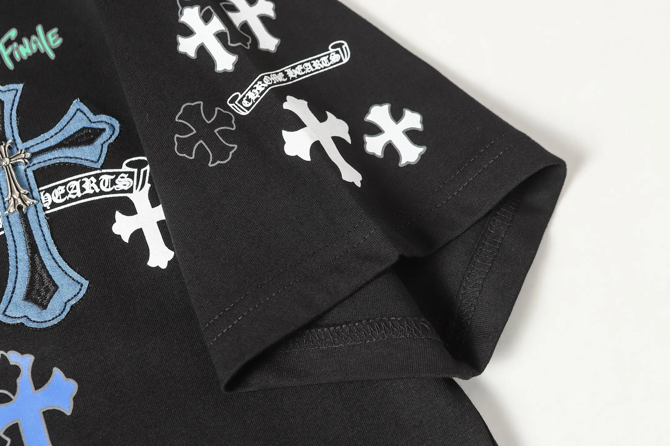 Cross Patch Embroidered Cotton T-Shirt D10514092 — view 9
