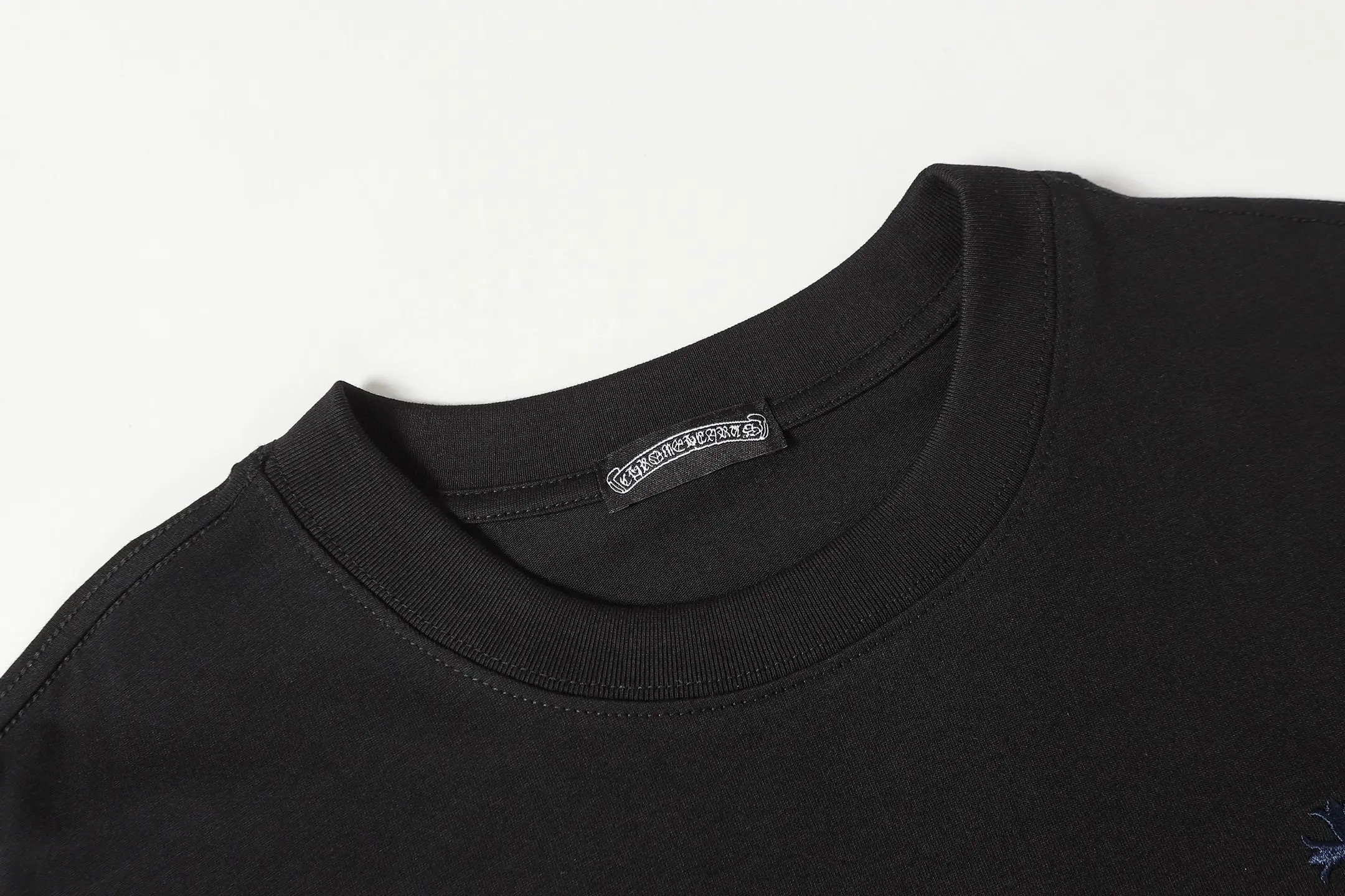 Horseshoe Sanskrit Embroidered T-Shirt D11014081 — view 4