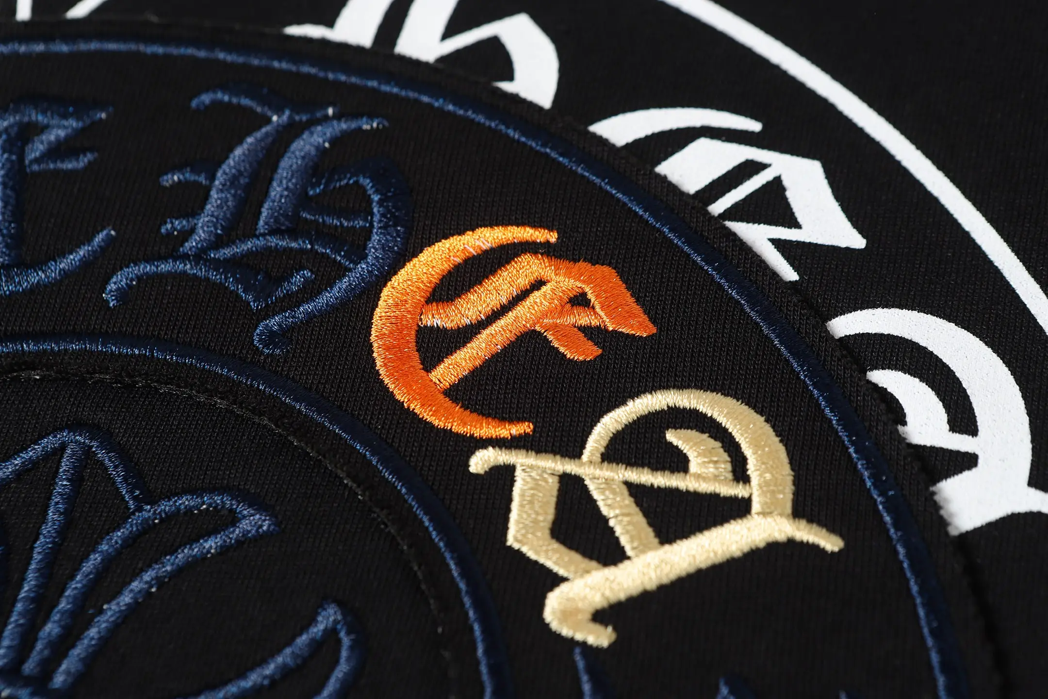 Horseshoe Sanskrit Embroidered T-Shirt D11014081 — view 9