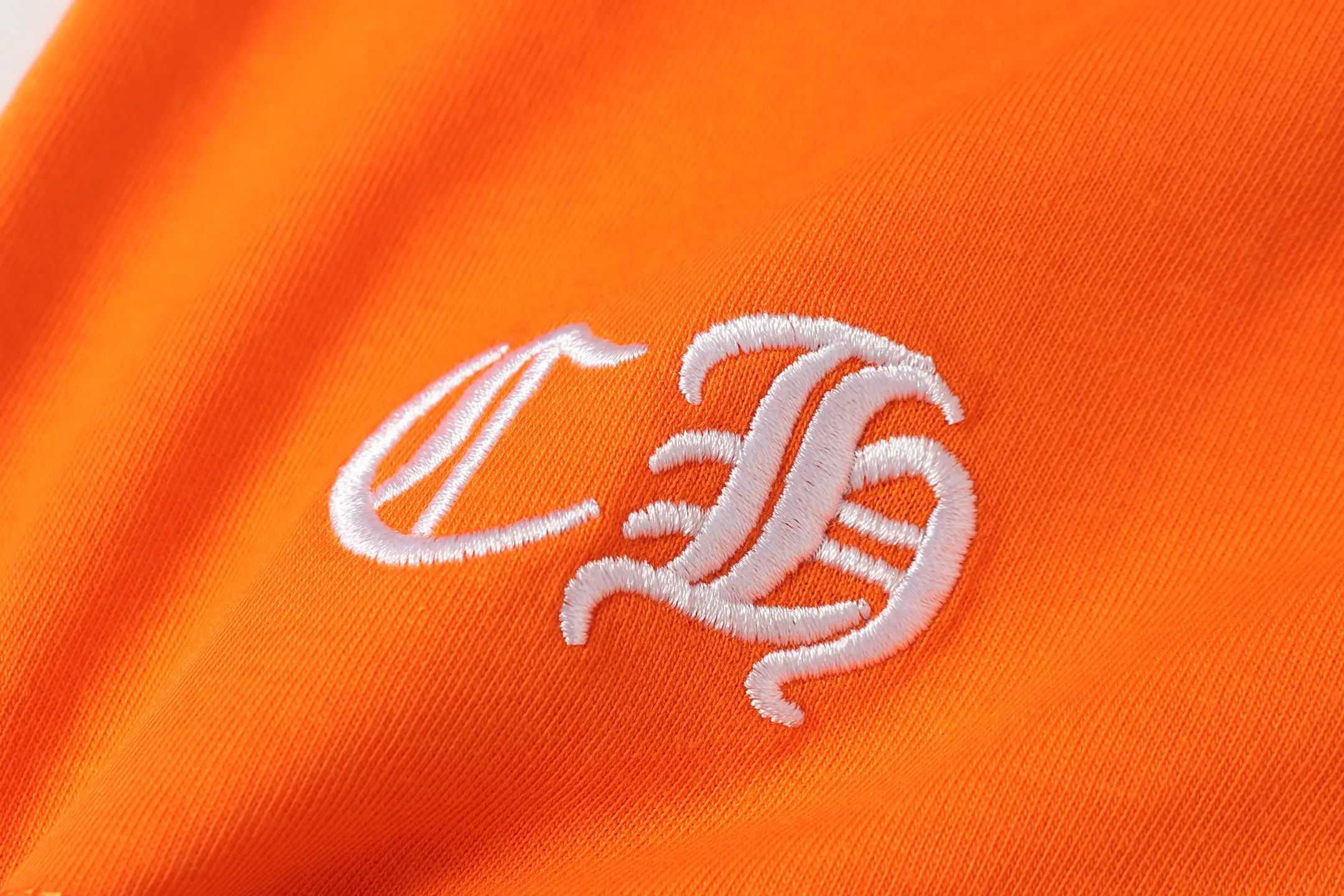 Horseshoe Sanskrit Embroidered Cotton T-Shirt D11014084 — view 9