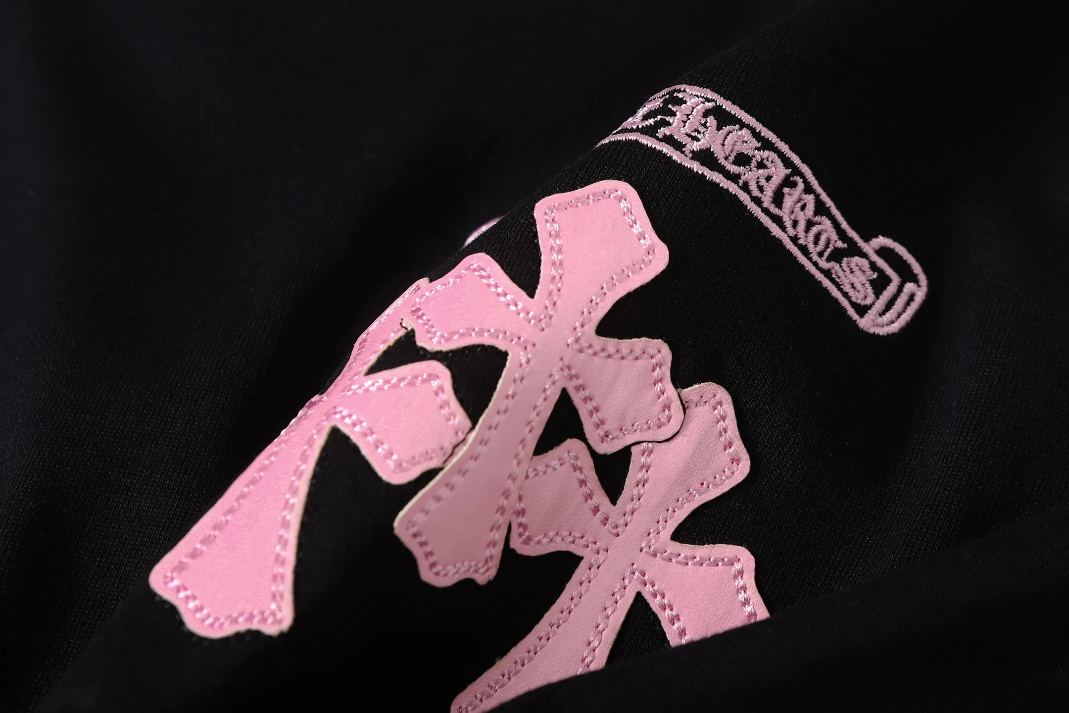 Caution Graffiti Embroidered Cotton T-Shirt D10014069 — view 6