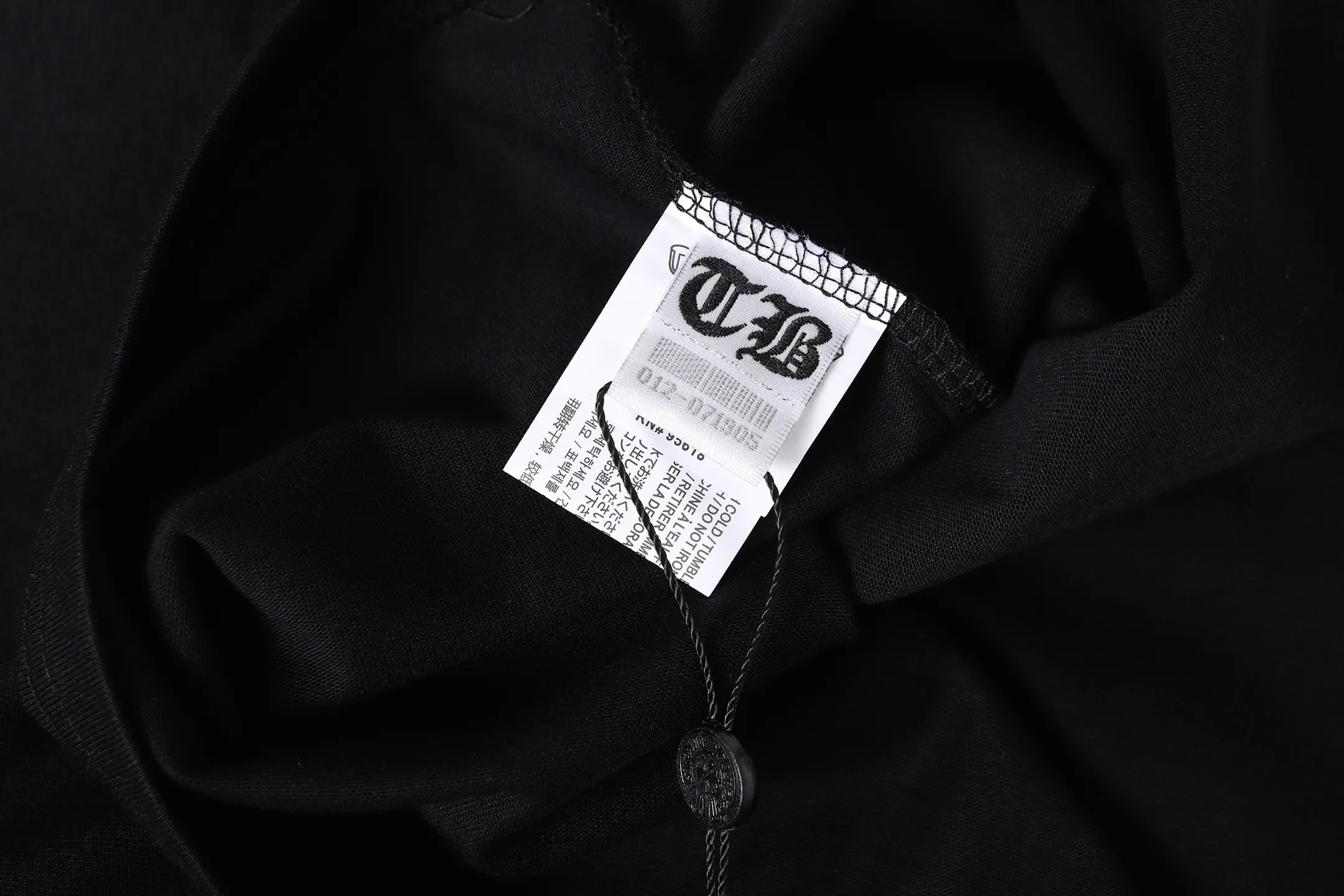 Caution Graffiti Embroidered Cotton T-Shirt D10014069 — view 11