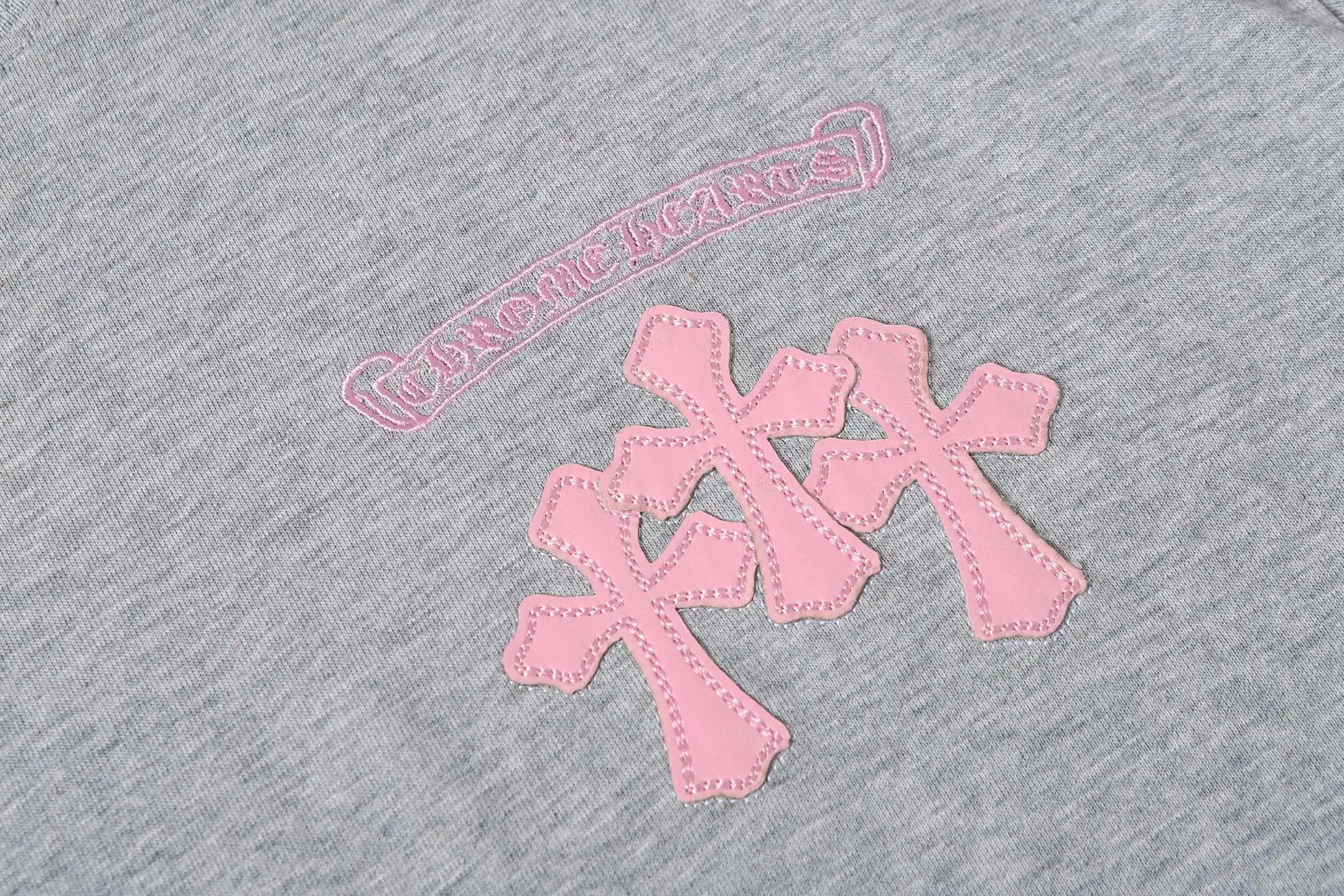 Graffiti Lips Embroidered Cotton T-Shirt D10014071 — view 6