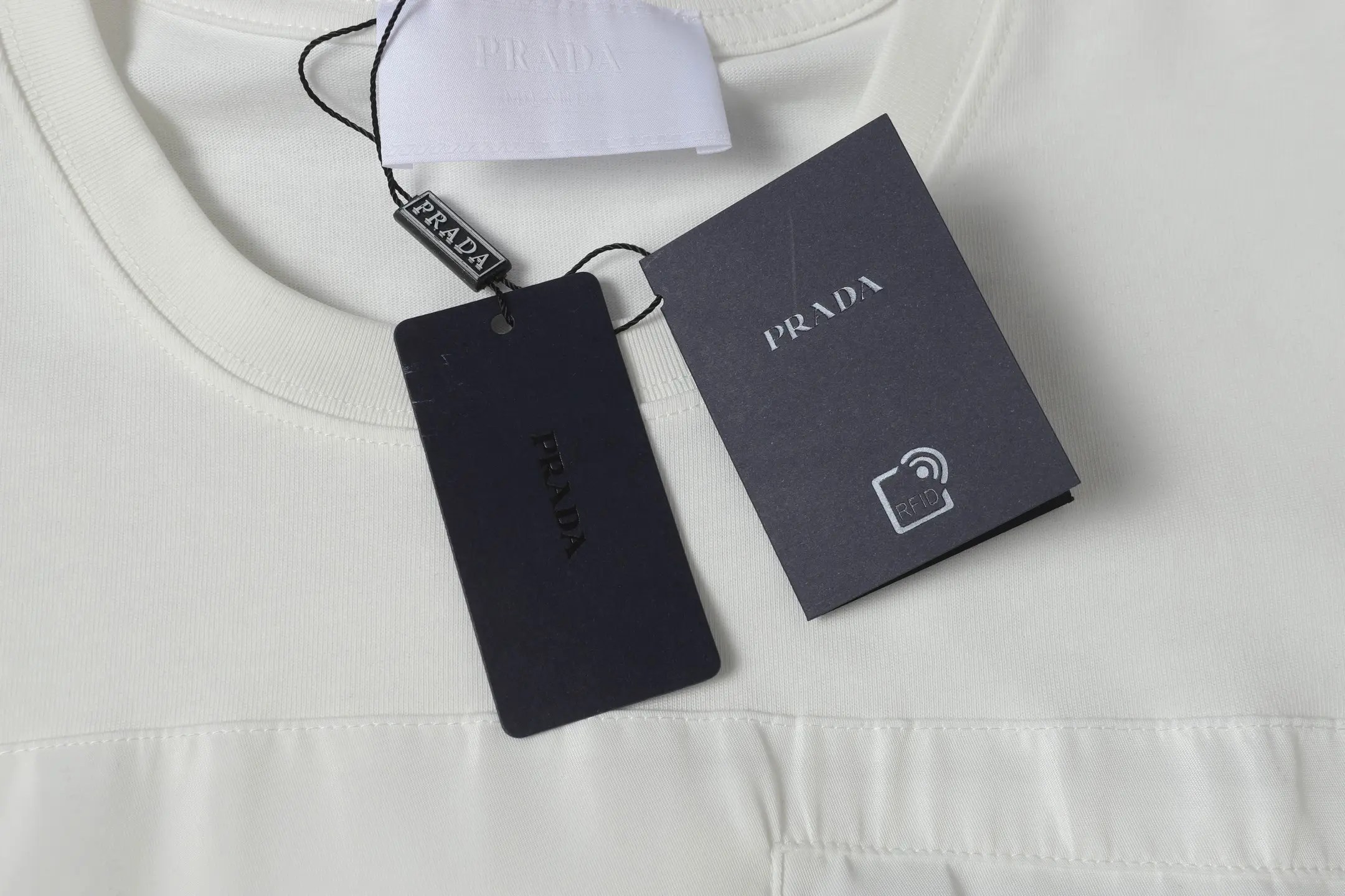 Logo-Badge Cotton-Jersey T-Shirt D9514139 — view 4
