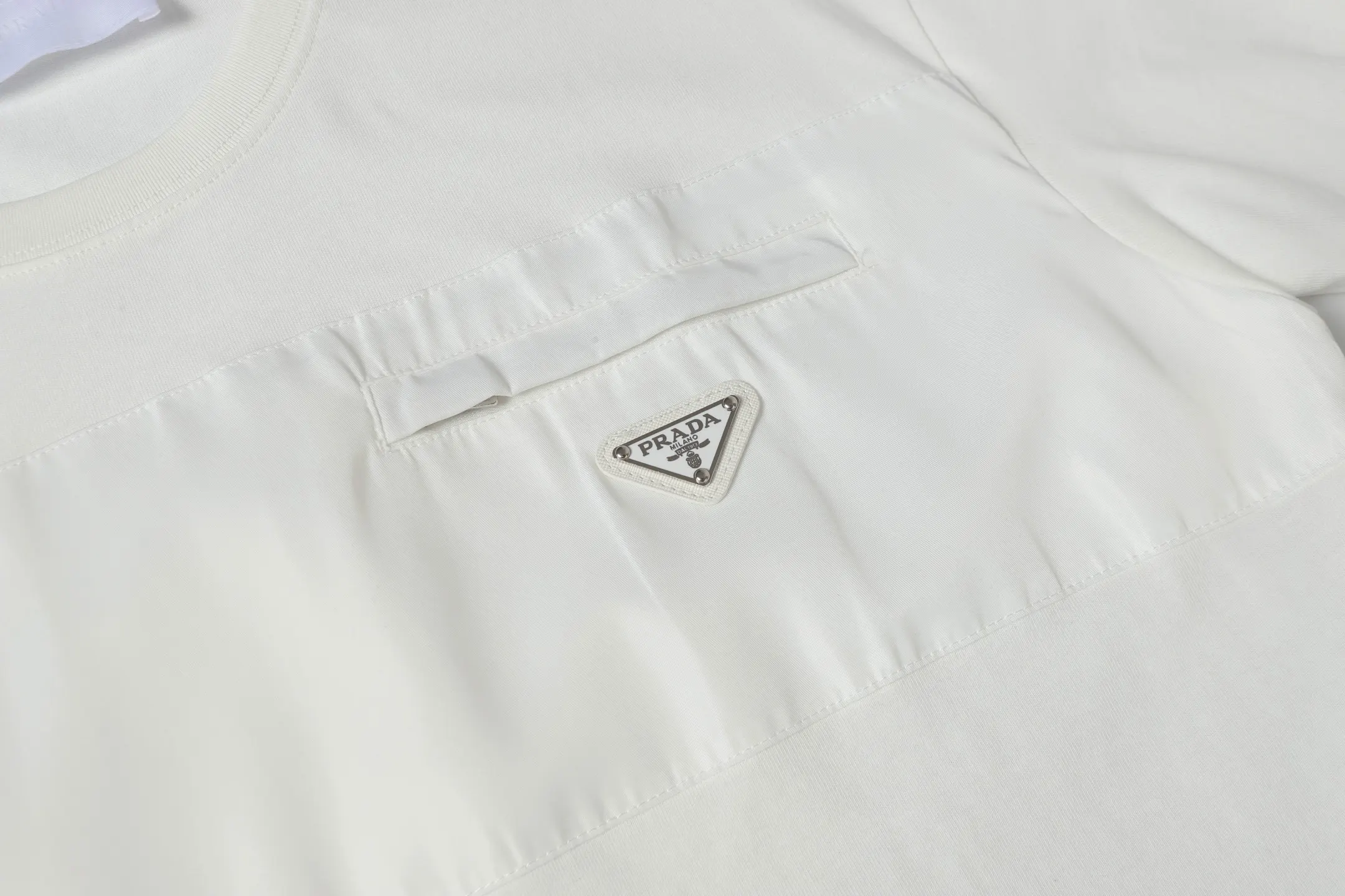 Logo-Badge Cotton-Jersey T-Shirt D9514139 — view 5