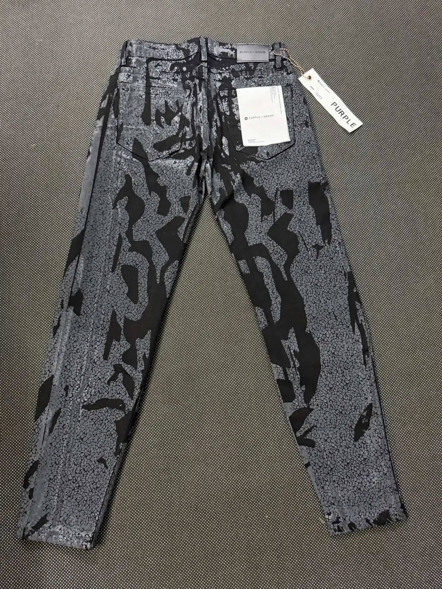 Coated Pattern Slim-Fit Jeans D16023155 — view 11